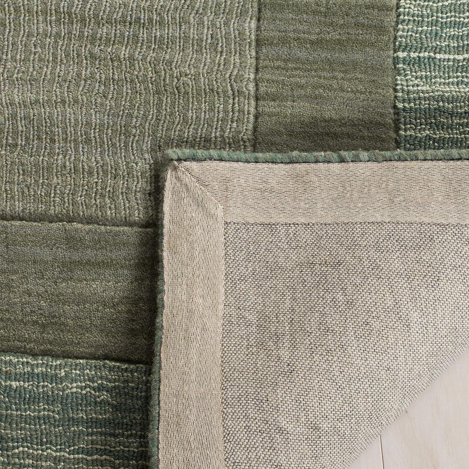 Impressions IM821 Hand Loomed Accent Rug - Green/Beige - 3'x5' - Safavieh