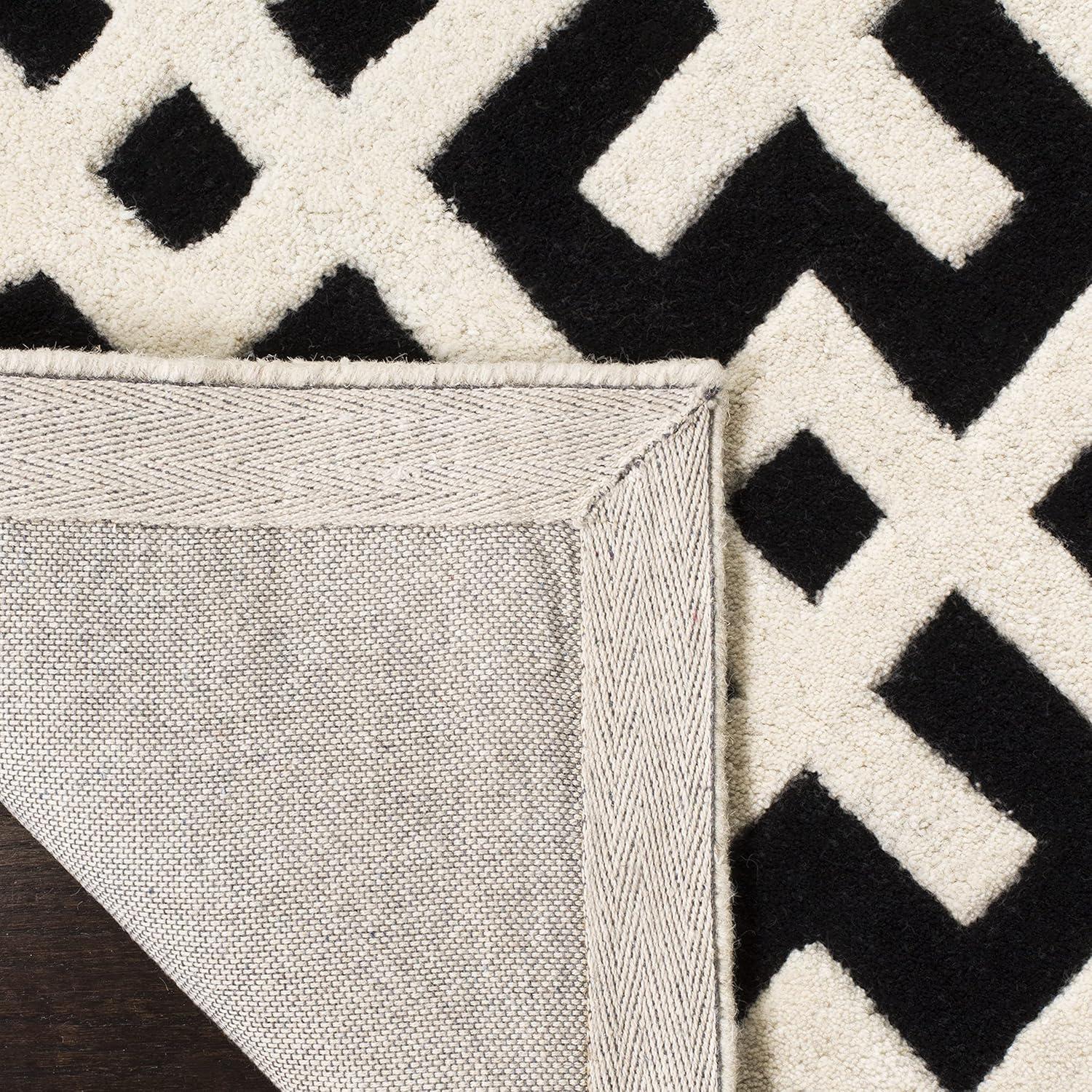 Off-White Round Tufted Wool Non-Slip Accent Rug 24"