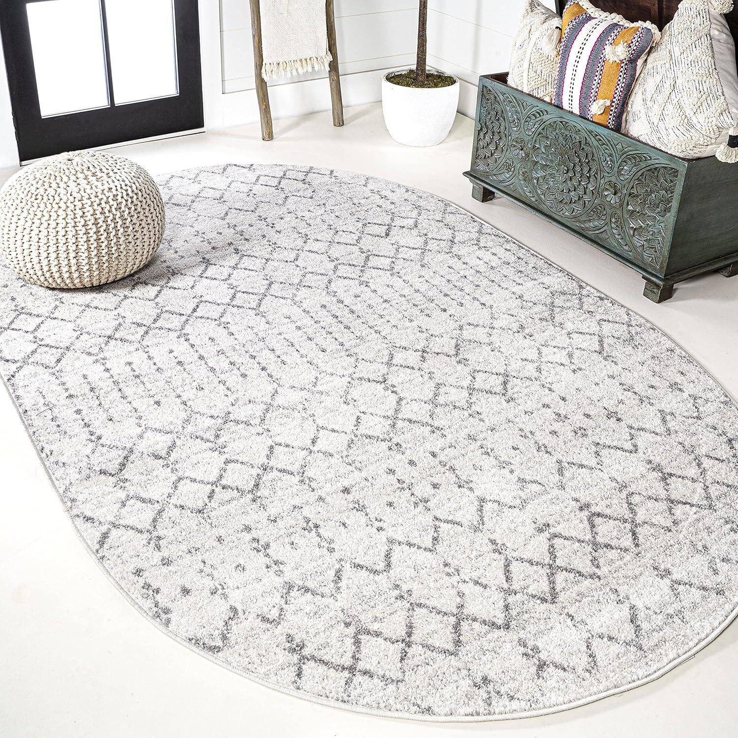 4'x6'Oval Moroccan HYPE Boho Vintage Diamond Area Rug, Cream/Gray - JONATHAN Y
