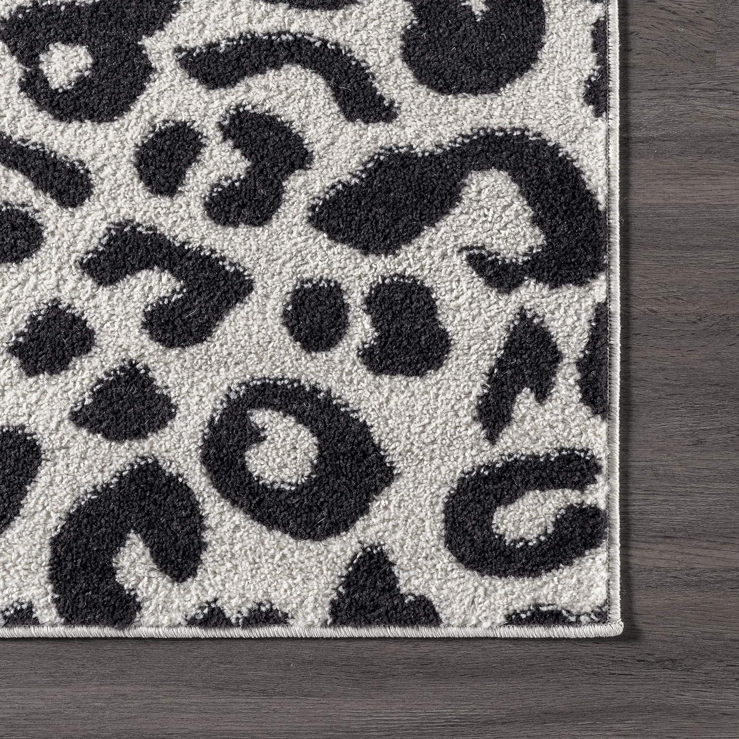 Luxurious Handmade Dark Grey Leopard Print Area Rug, 3' x 5'