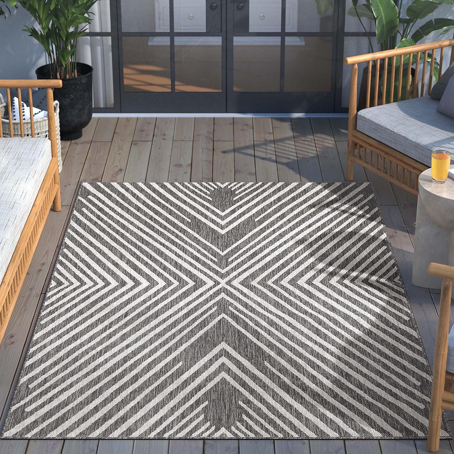 Well Woven Kesia Modern Stripes Indoor/Outdoor Gray Flat-Weave Rug