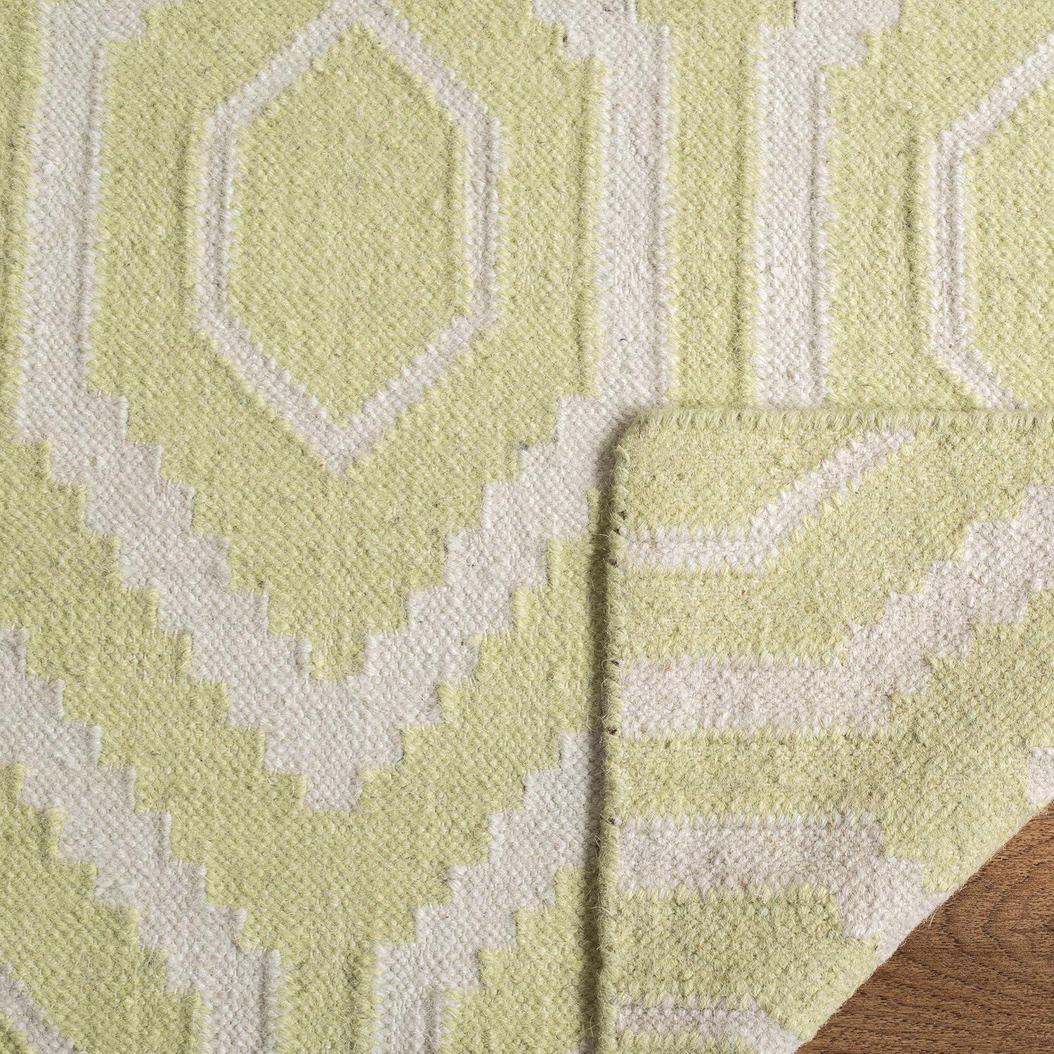 SAFAVIEH Dhurrie Bianca Geometric Hexagons Wool Area Rug, Green/Ivory, 9' x 12'