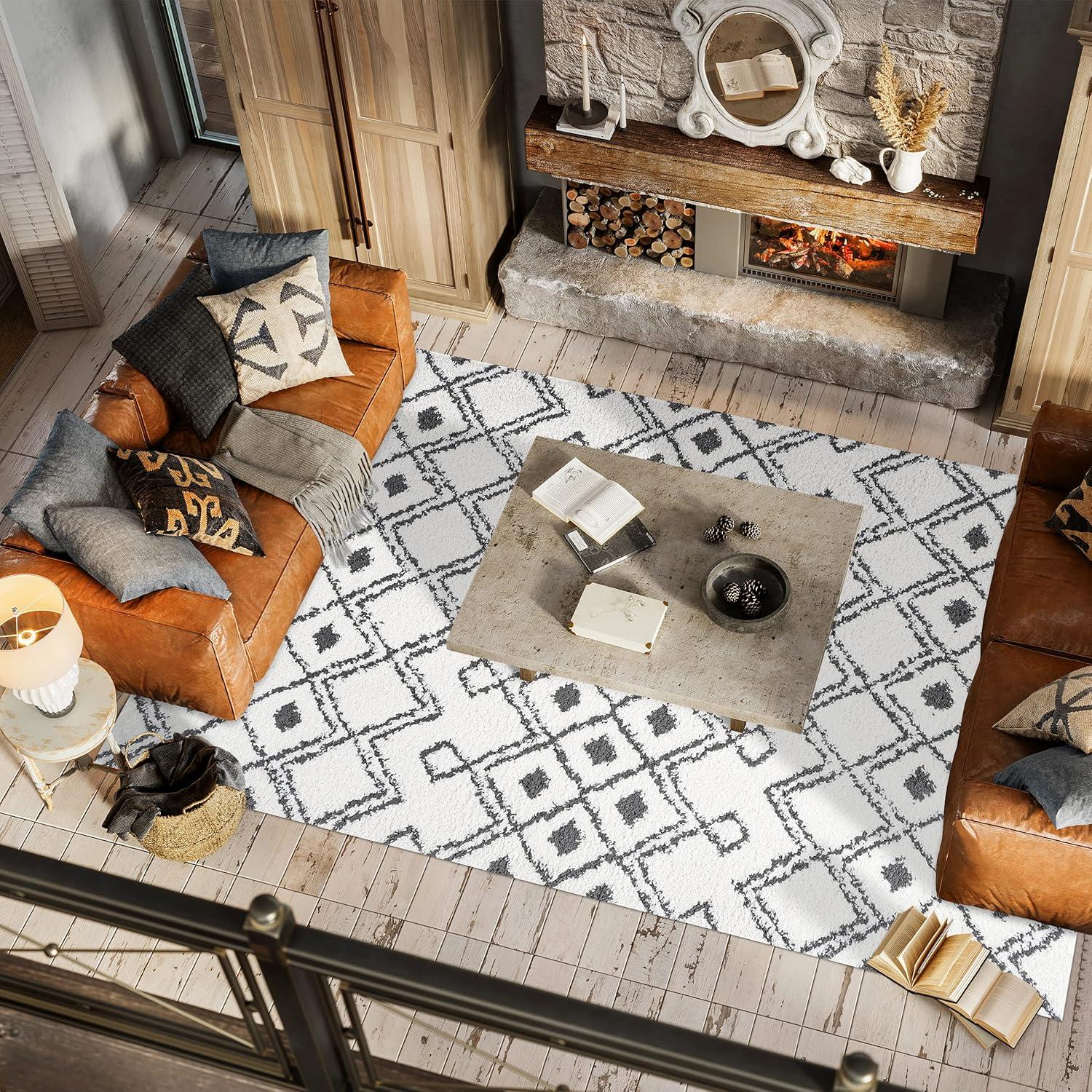 3'x5' Caimari Moroccan Diamond Shag Area Rug, White/Black - JONATHAN Y