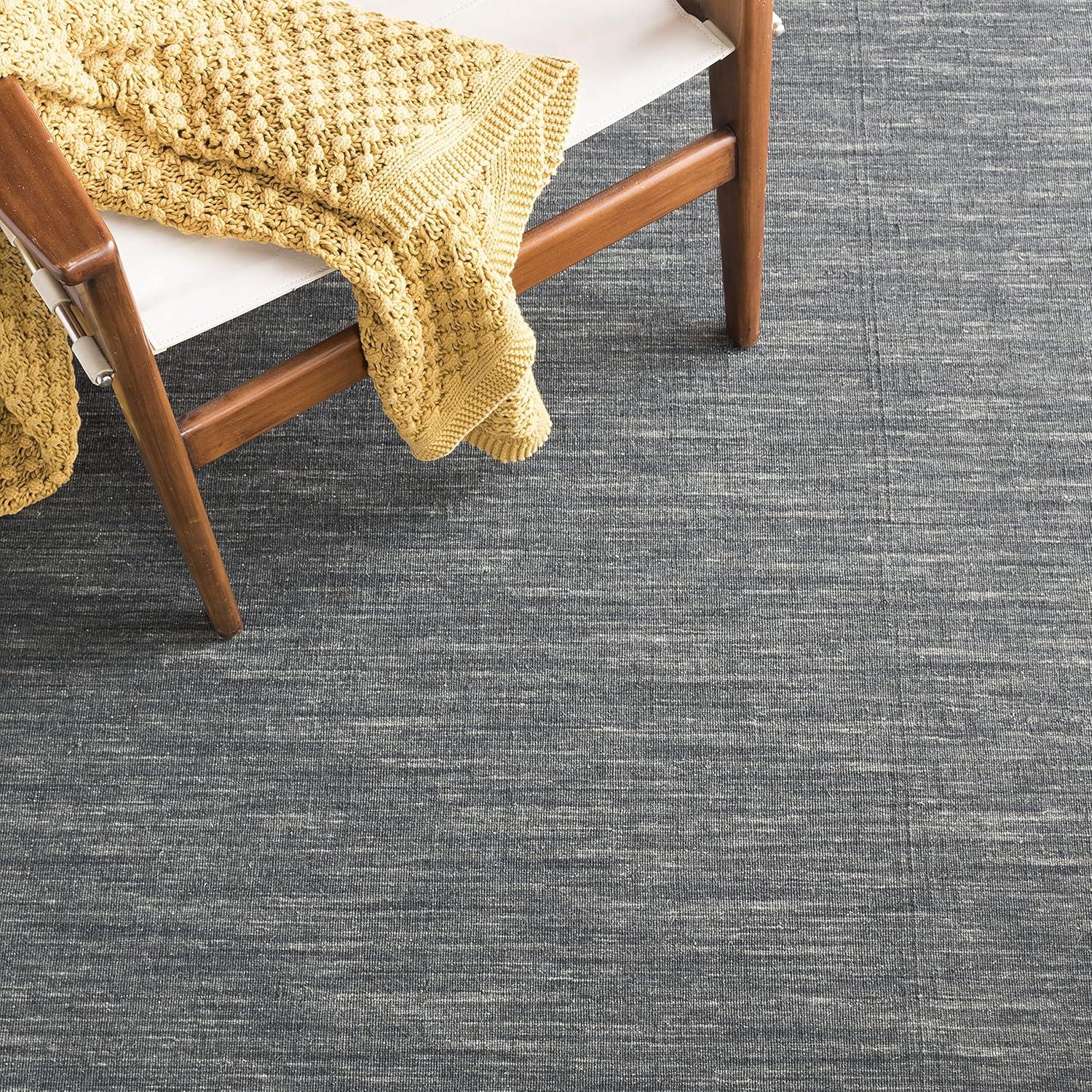 Kilim KLM850 Hand Loomed Accent Rug - Charcoal/Grey - 3'x5' - Safavieh
