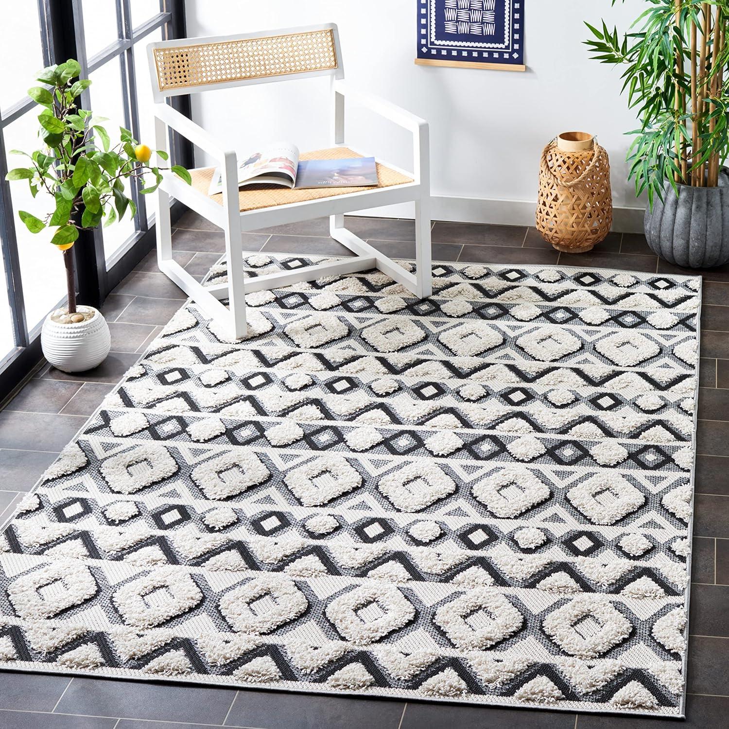 Cottage COT210 Power Loomed Indoor/Outdoor Area Rug - Ivory/Black - 8'x10' - Safavieh.