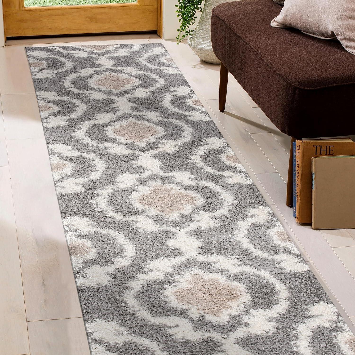 Luxurious Gray/Cream Moroccan Trellis Shag Runner Rug 2' x 7'2"