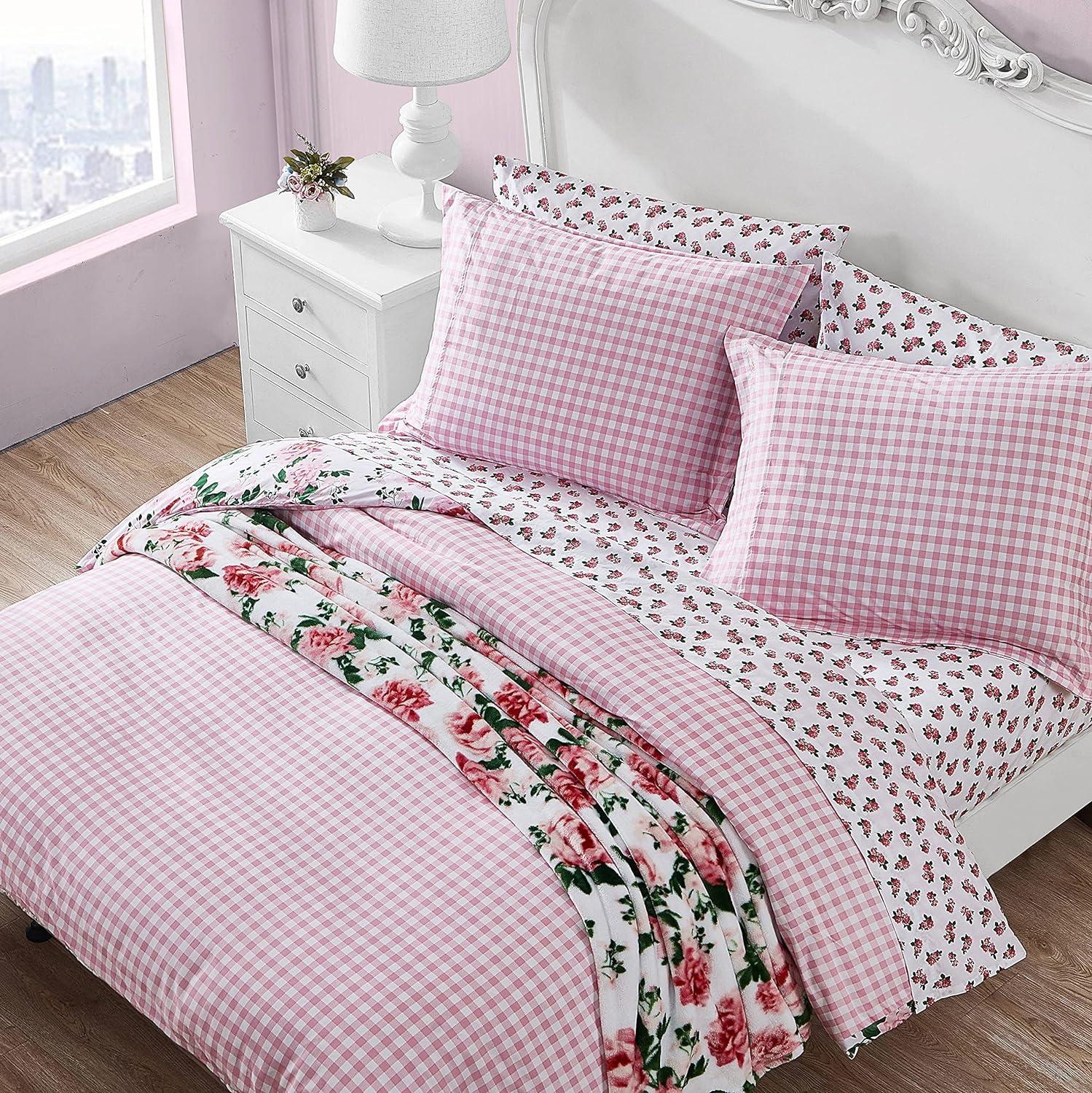 Betsey Johnson Betsey Johnson Blooming Roses Reversible Pink Duvet Cover Set