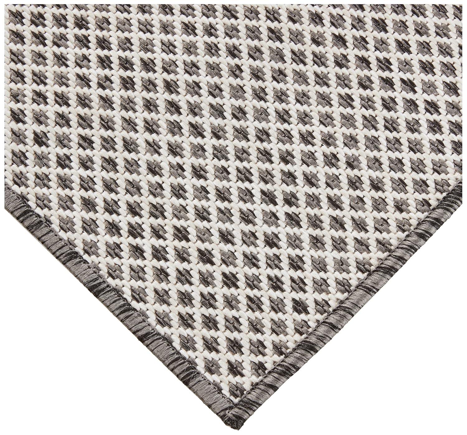 Beachcrest Home™ Hartigan Geometric Indoor / Outdoor Rug