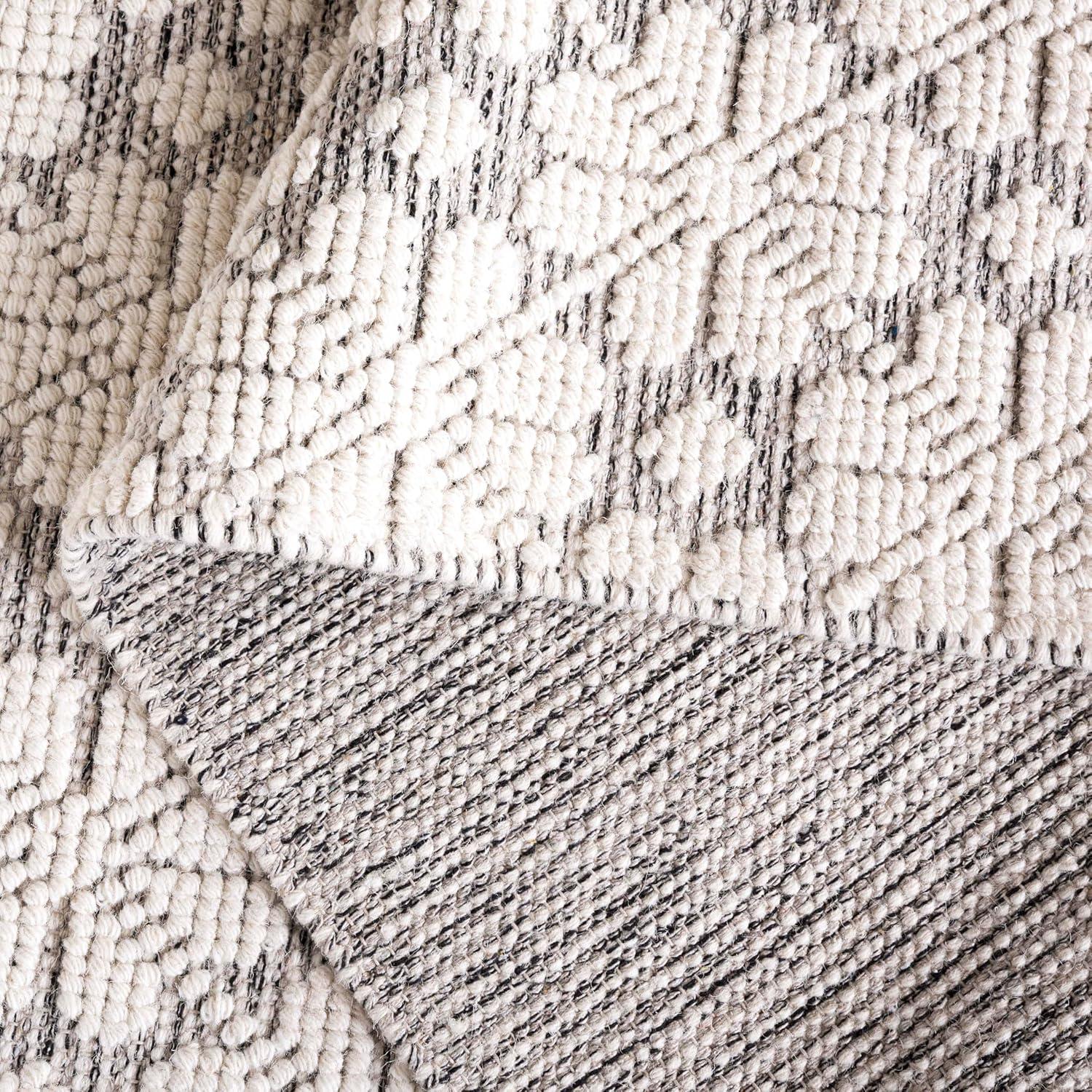SAFAVIEH Vermont Orval Geometric Floral Wool Area Rug, Ivory/Grey, 6' x 9'