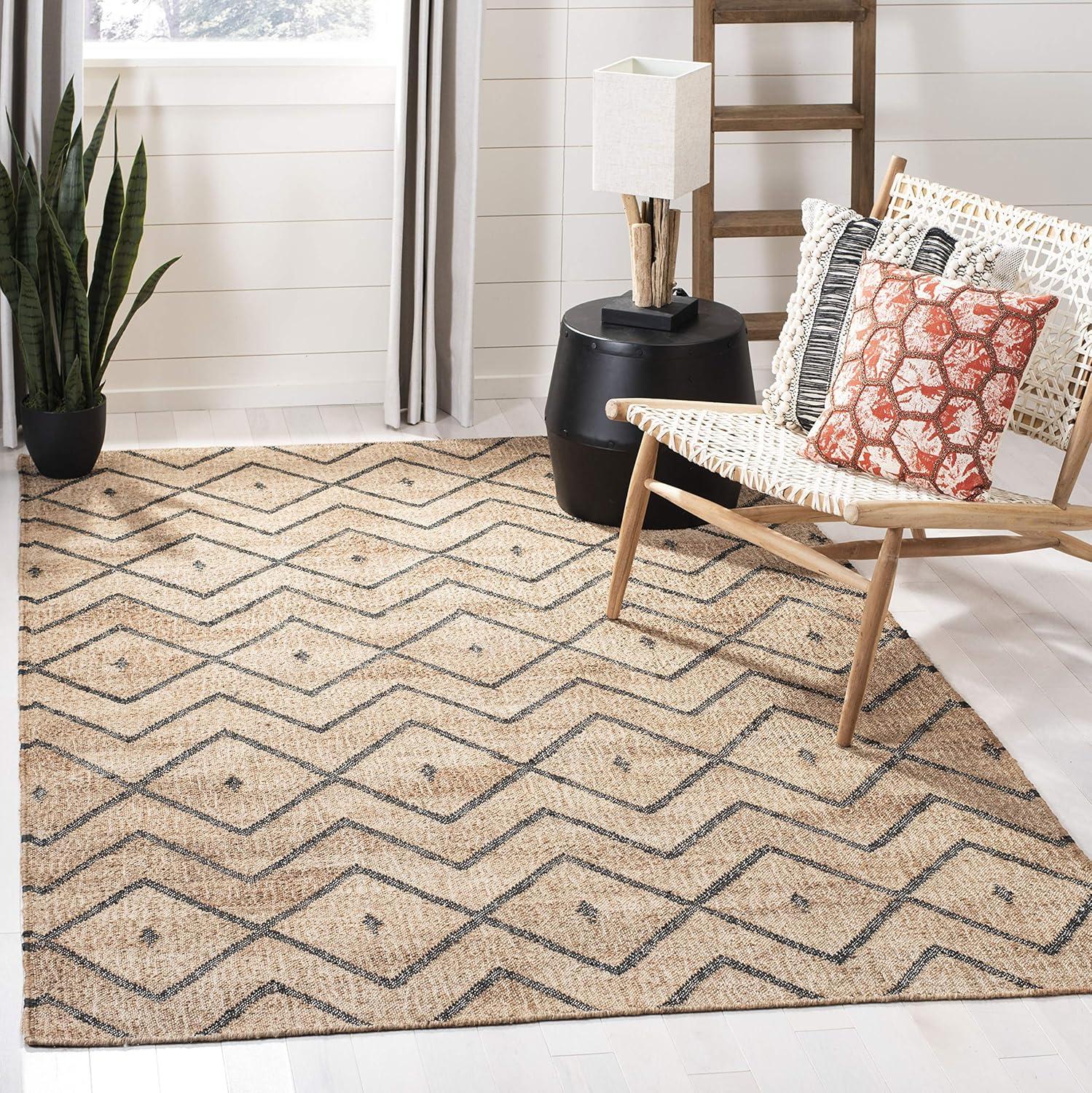 Kilim KLM750 Hand Loomed Area Rug - Natural/Charcoal - 4'x6' - Safavieh.