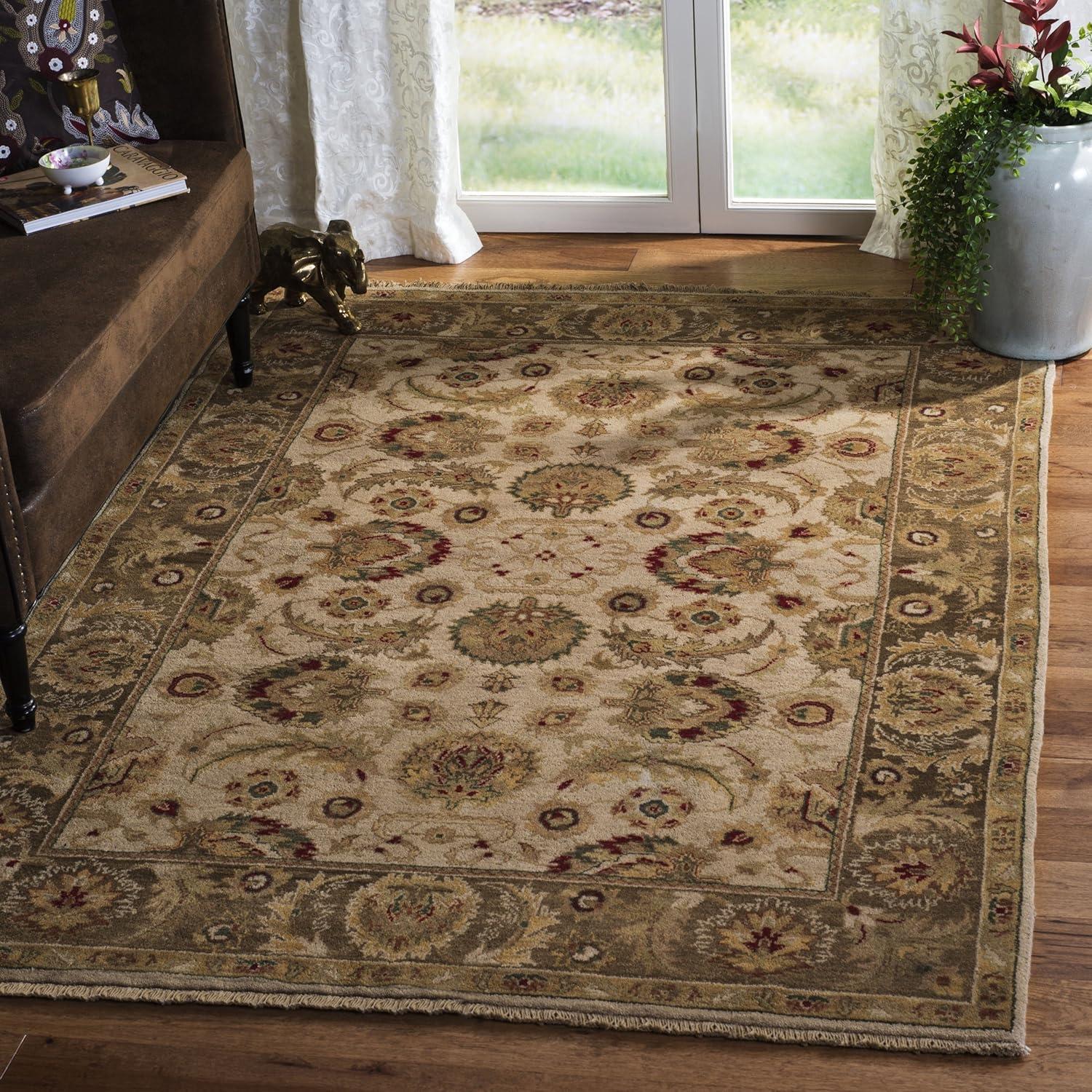 Ivory and Green Hand-Knotted Wool 9' x 12' Oriental Rug