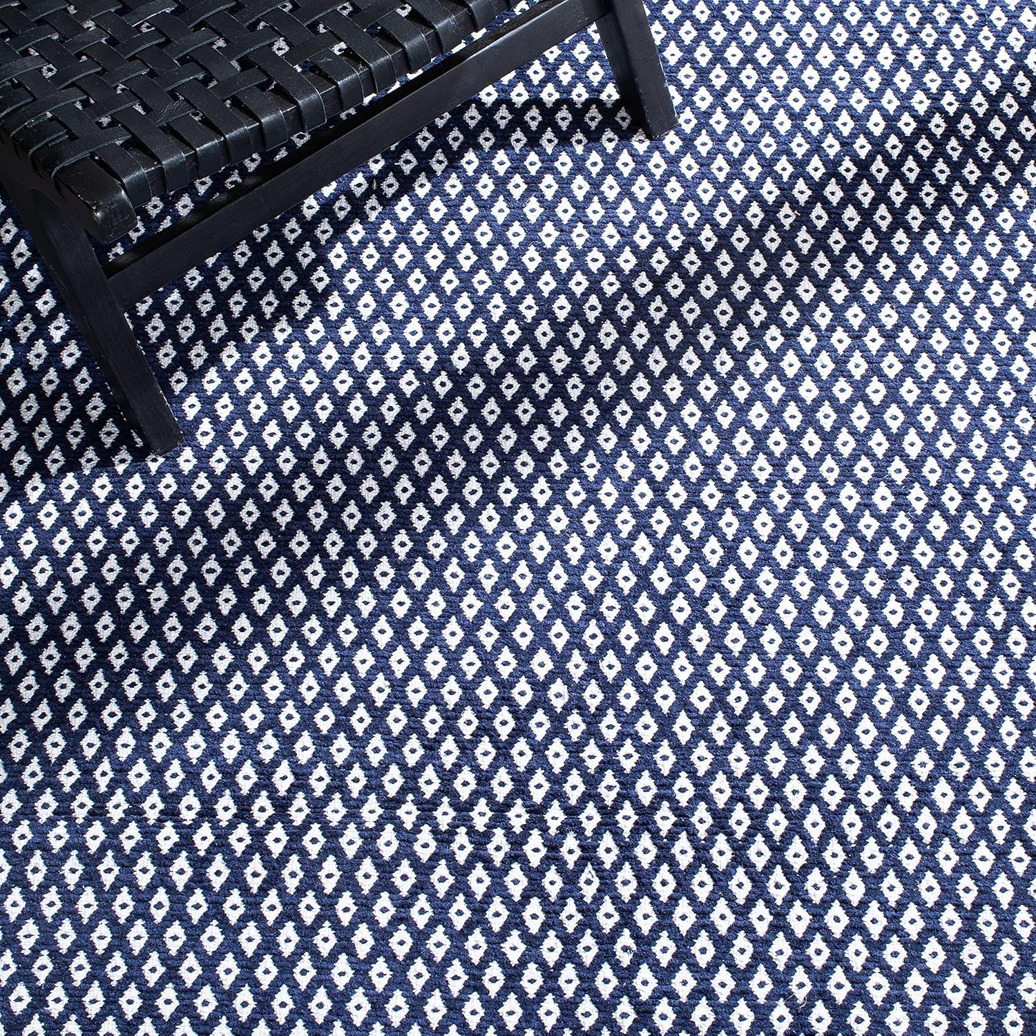 Boston BOS685 Power Loomed Area Rug - Navy - 6'x6' - Safavieh.