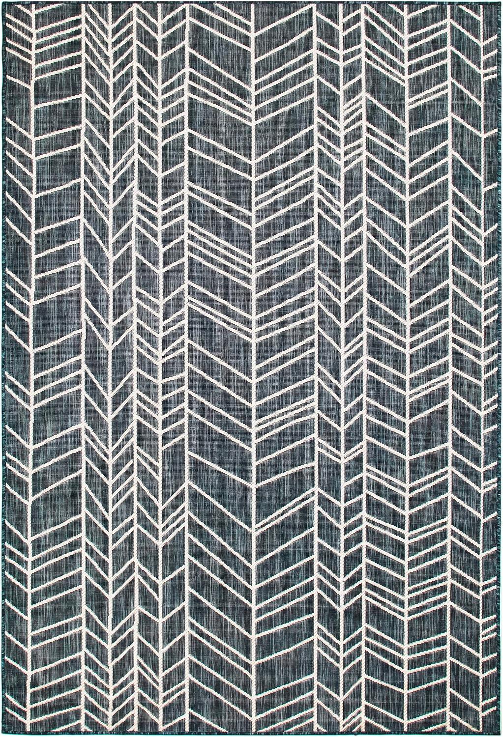 Navy Chevron Geometric Indoor/Outdoor Easy-Care Rug 3'3" x 4'11"