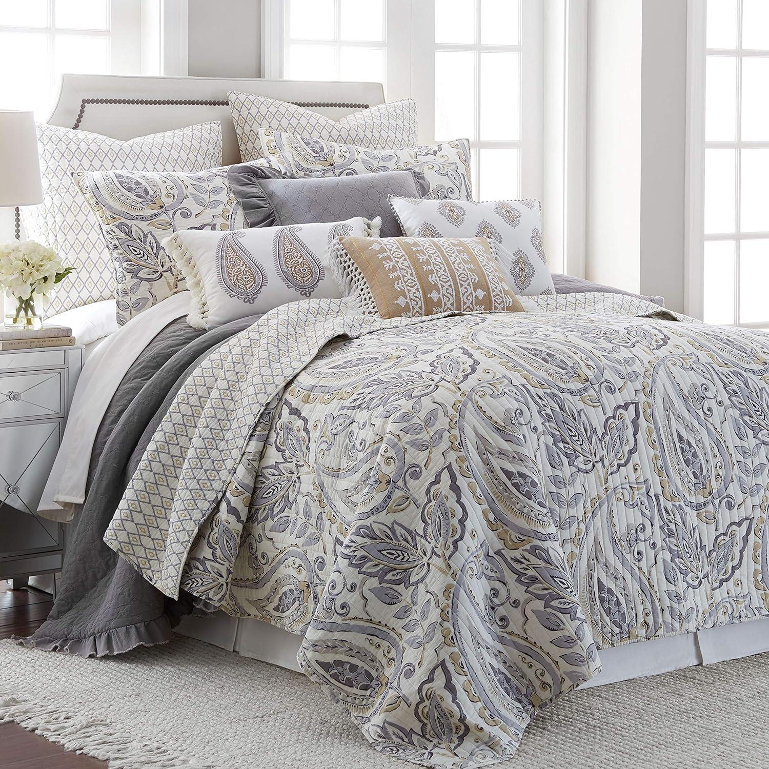 Luxurious Gray King-Size Reversible Microfiber Quilt Set