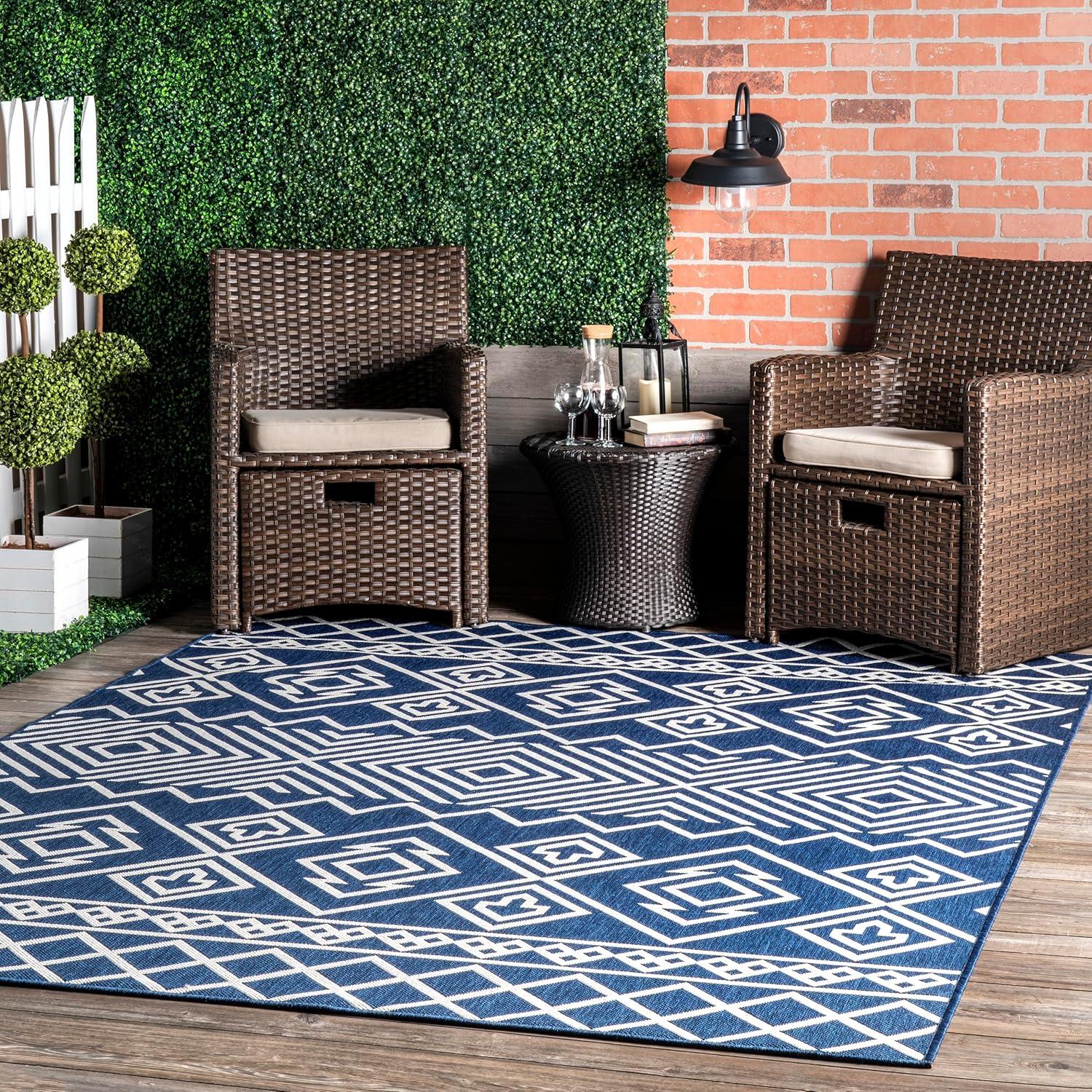 Nuloom Celine Aztec Indoor/Outdoor Area Rug