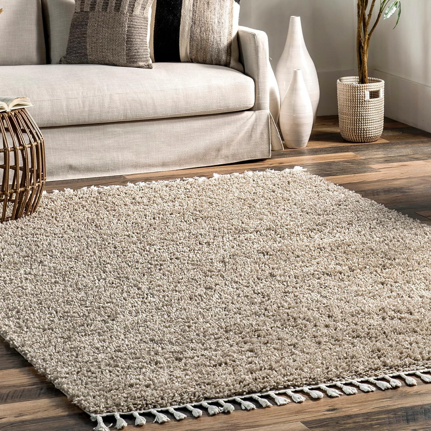 Nuloom Neva Solid 5x8 Shag Indoor Area Rug for Living Room Bedroom Dining Room Nursery, Beige/Ivory