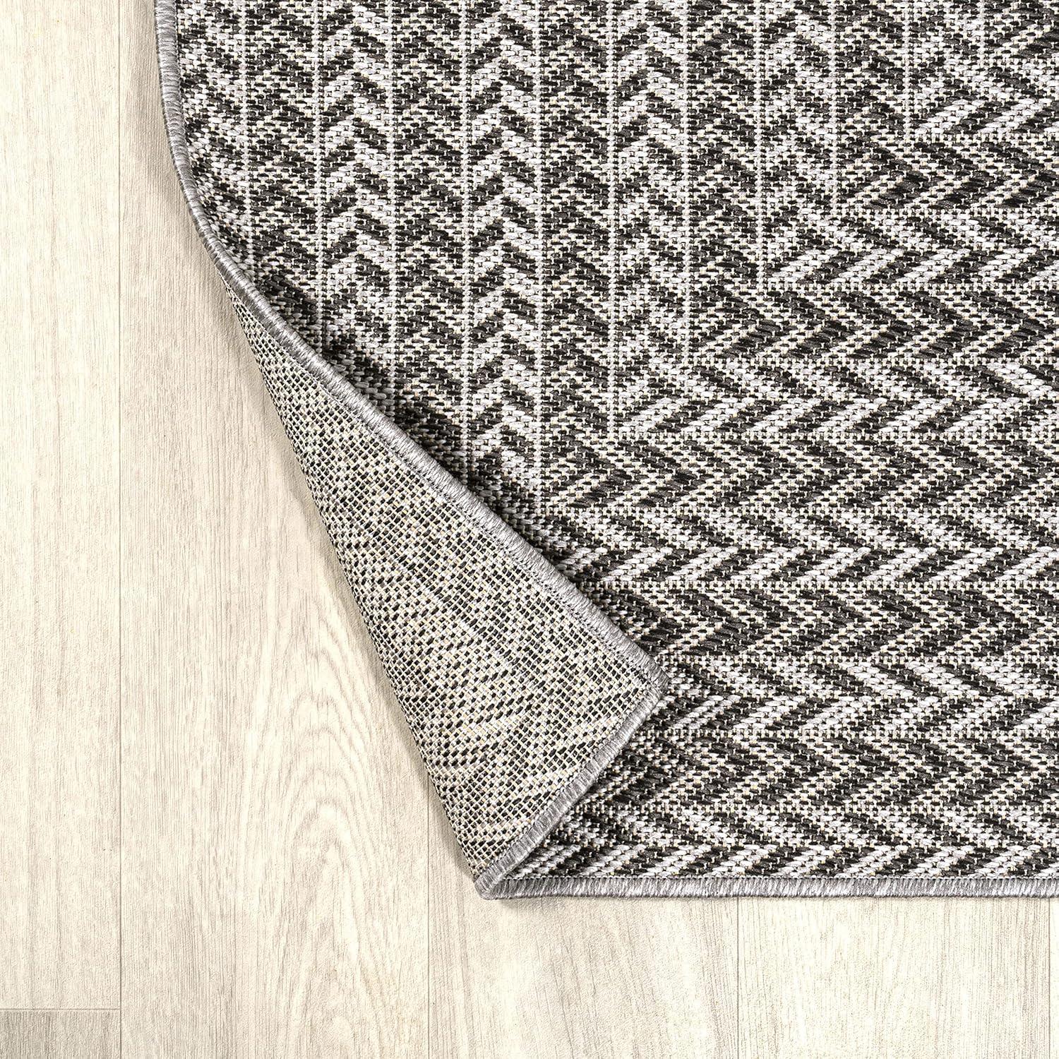 5' x 8' Chevron Modern Concentric Squares Indoor/Outdoor Area Rug, Black/Light Gray - JONATHAN Y
