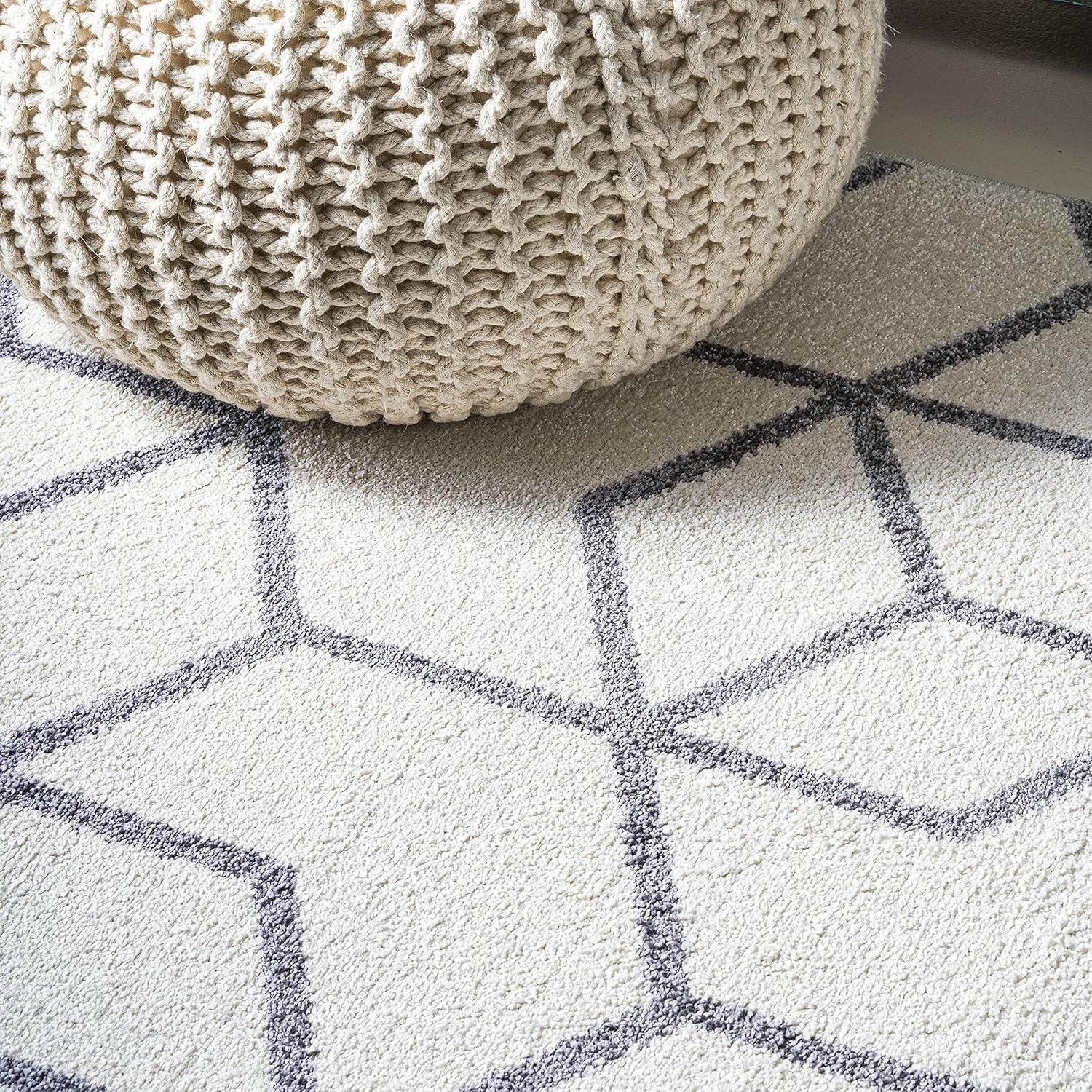 2'x8' Tumbling Blocks Modern Geometric Runner Rug, White/Gray - JONATHAN Y