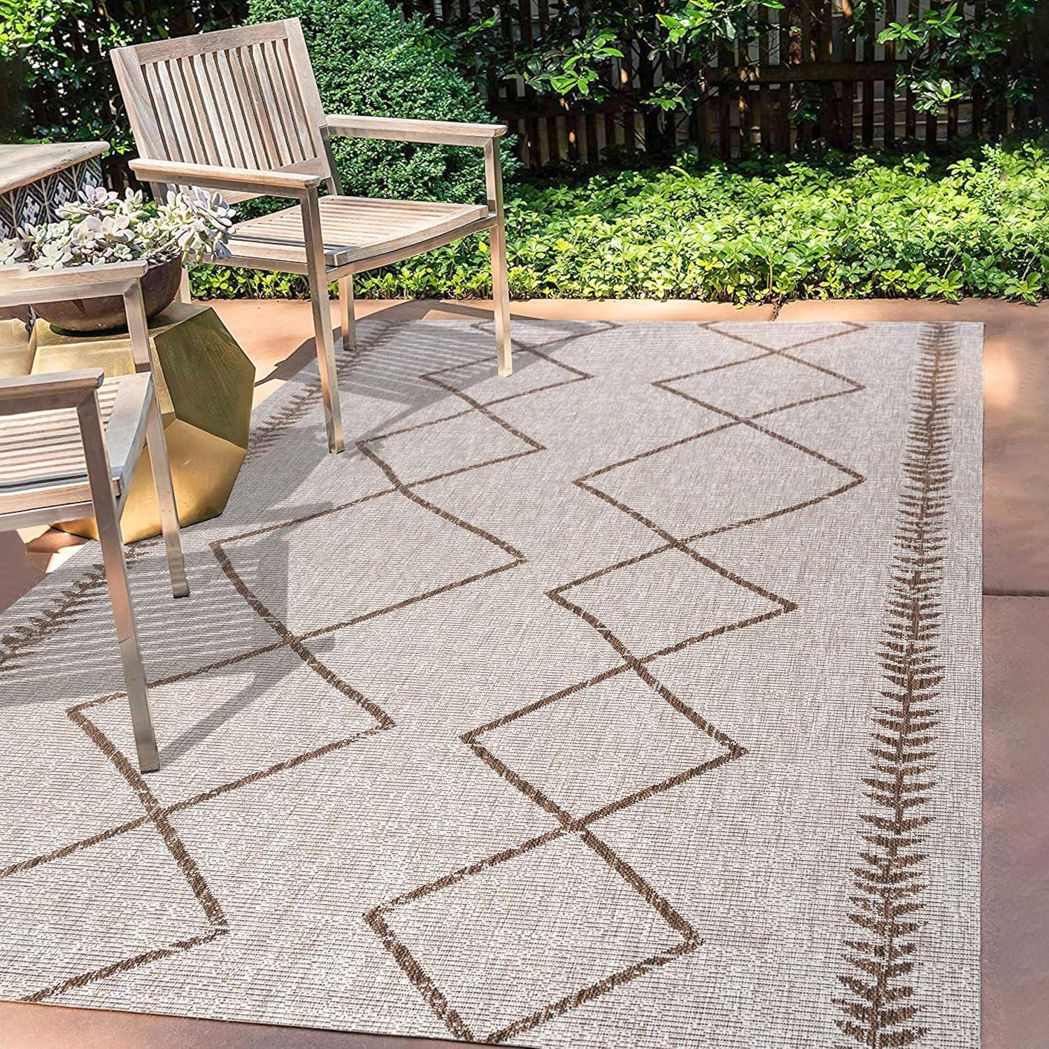 Derya Diamond Trellis Indoor/Outdoor Area Rug - JONATHAN Y