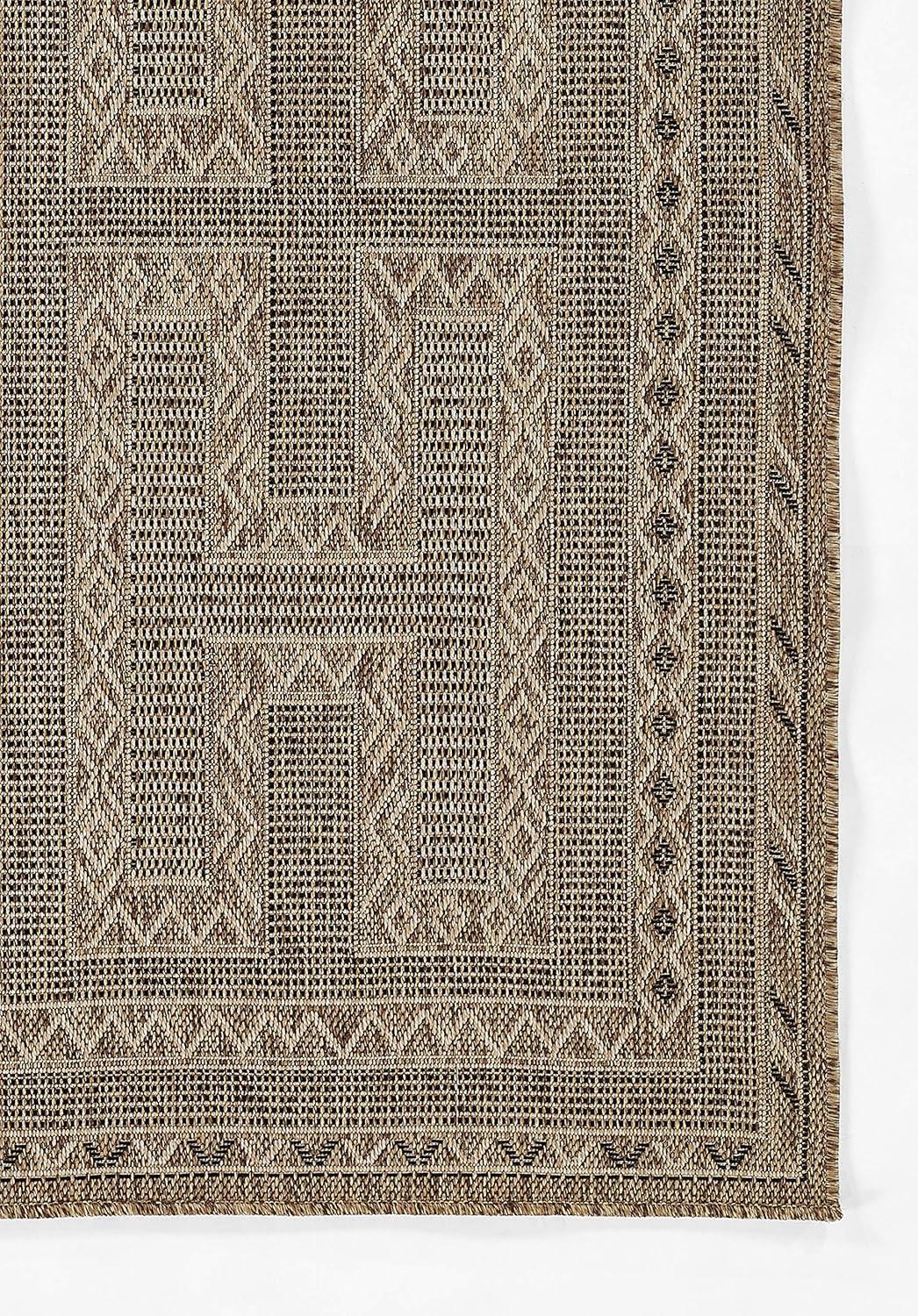 Momeni Hampton Gian Machine Loomed Indoor/Outdoor Rug Natural