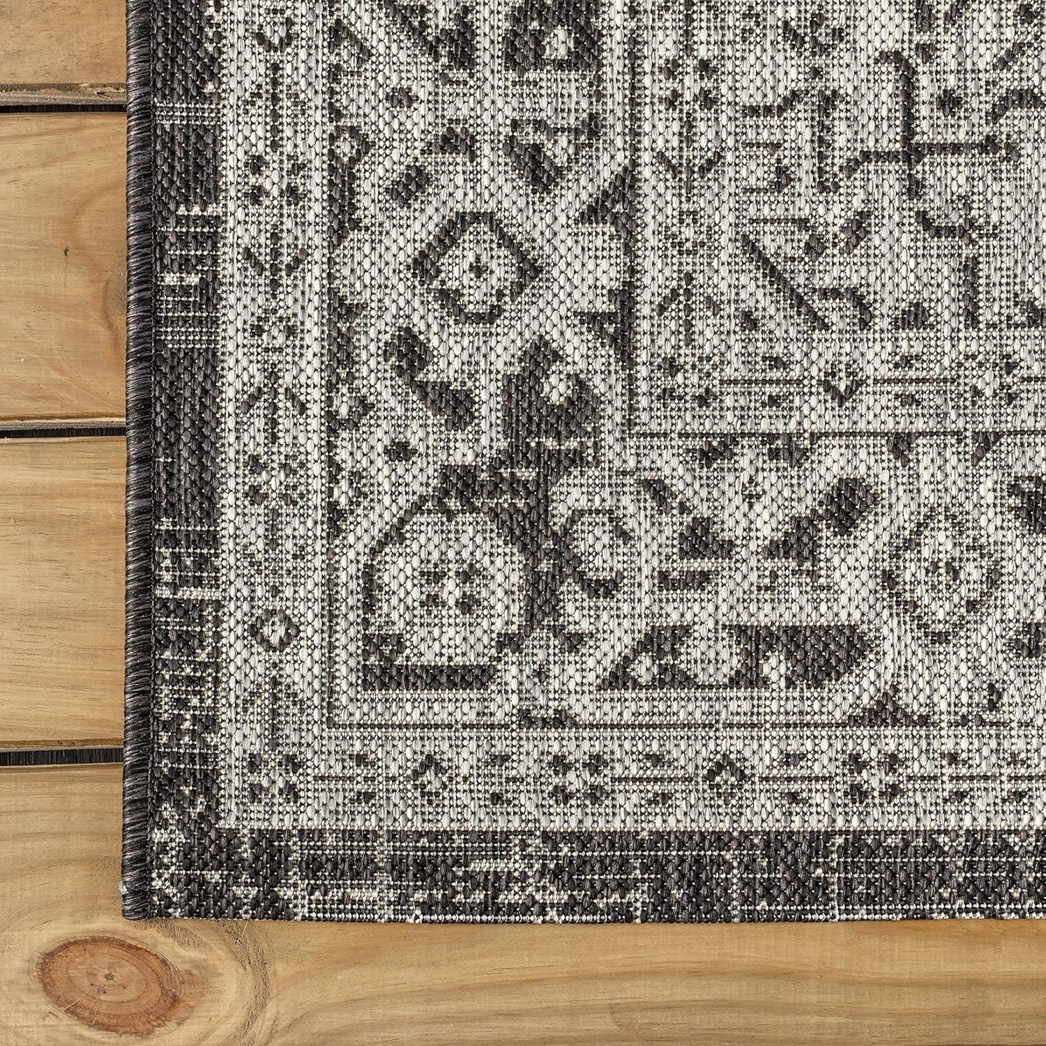 5' Square Sinjuri Medallion Textured Weave Indoor/Outdoor Area Rug, Gray/Black - JONATHAN Y