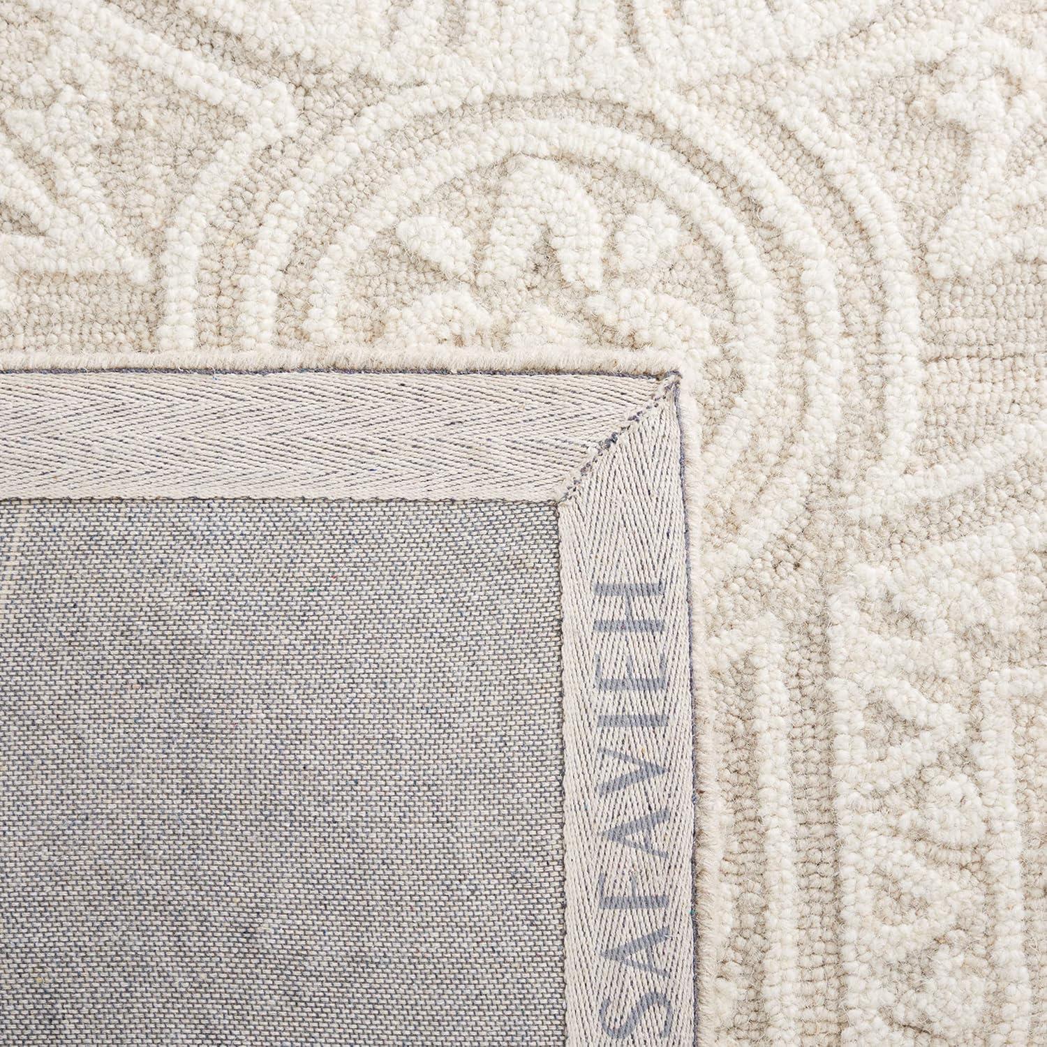 SAFAVIEH Blossom Roy Geometric Wool Runner Rug, Light Grey/Ivory, 2'3" x 6'