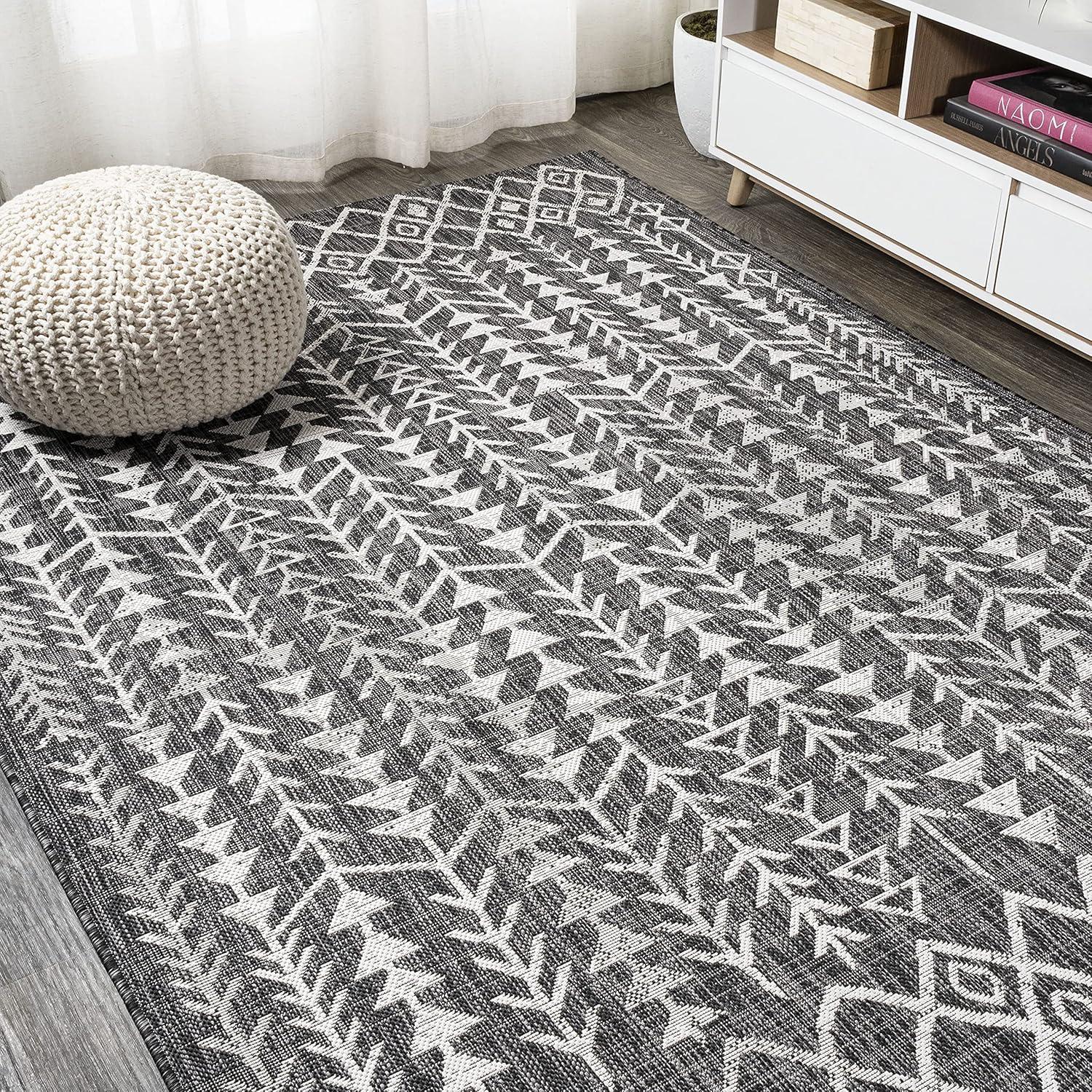 4'x6' Tokay Bohemian Geometric Indoor/Outdoor Area Rug, Black/Ivory - JONATHAN Y