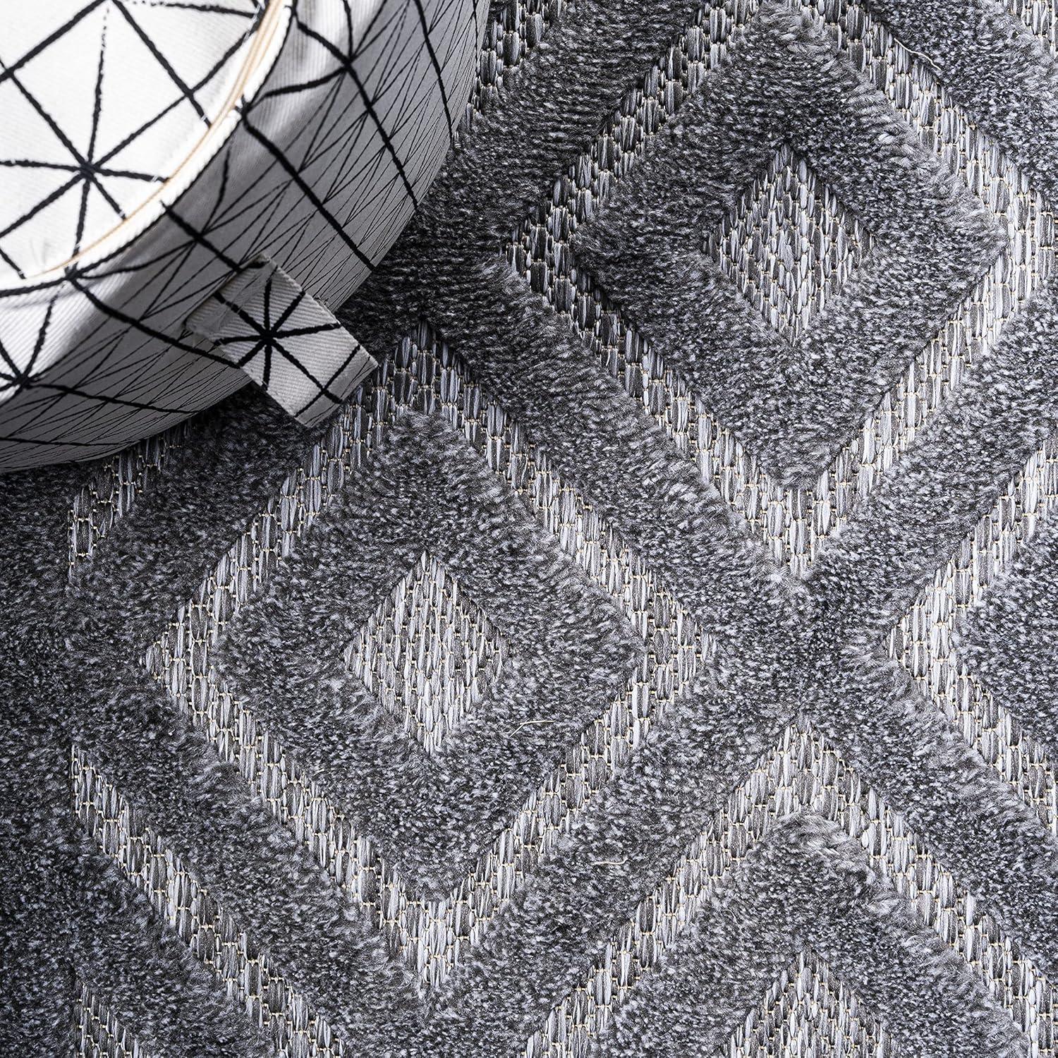5' Round Portmany Neutral Diamond Trellis Indoor/Outdoor Area Rug, Dark Gray - JONATHAN Y