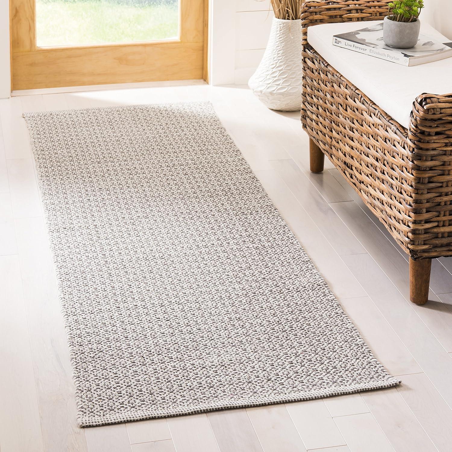 Montauk MTK715 Hand Woven Indoor Accent Rug - Ivory/Black - 2'6"x4' - Safavieh