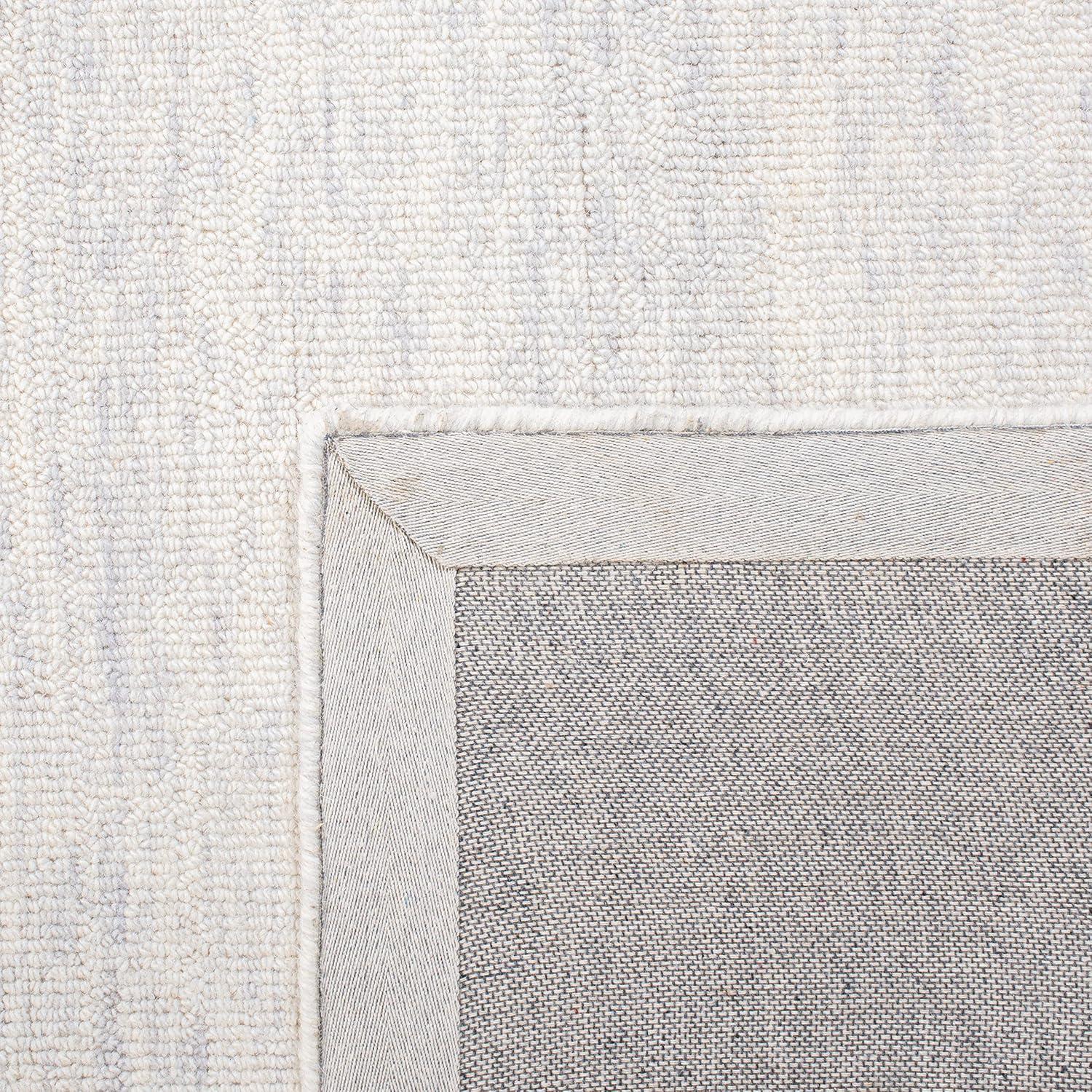 Metro MET152 Hand Tufted Indoor Accent Rug - Light Grey - 3'x5' - Safavieh