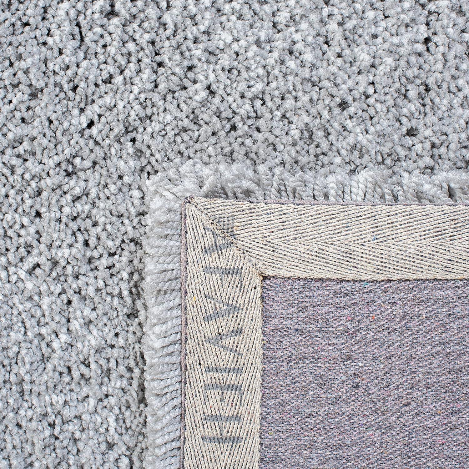 Ultimate Shag SGU211 Hand Tufted Indoor Accent Rug - Silver/Silver - 3'x5' - Safavieh.