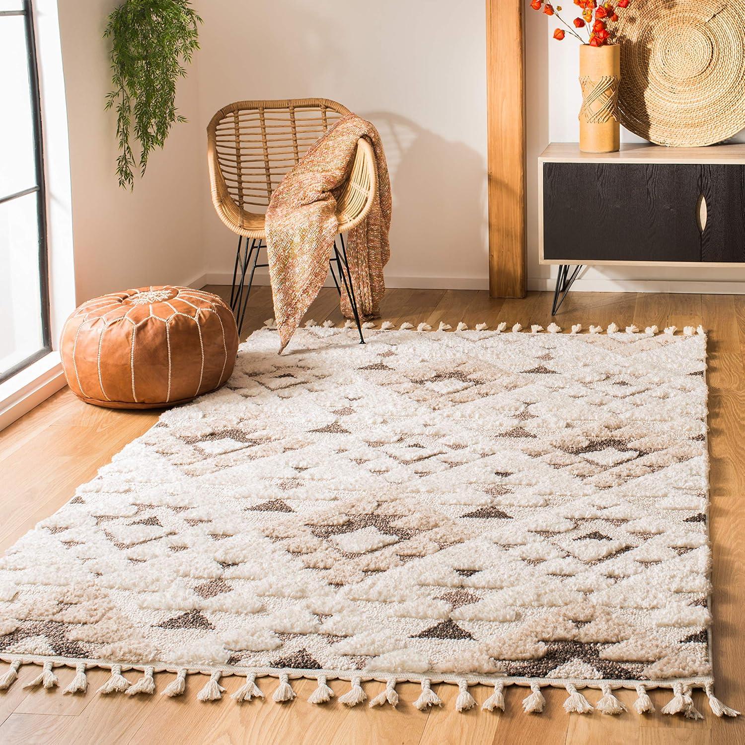 SAFAVIEH Moroccan Tassel Shag Larry Moroccan Geometric Area Rug, Ivory/Brown, 5'3" x 7'6"