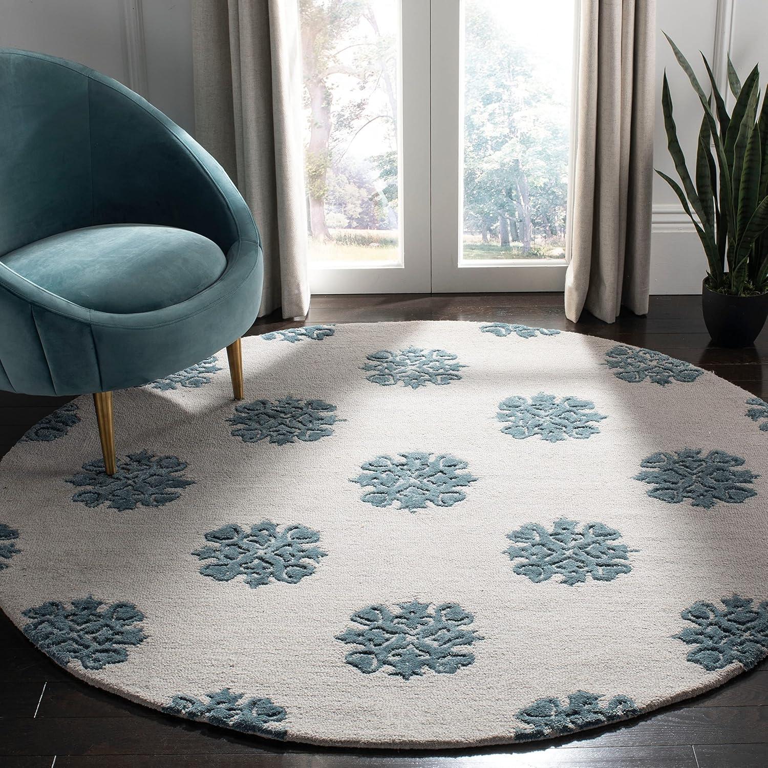 Soho SOH213 Hand Tufted Area Rug  - Safavieh