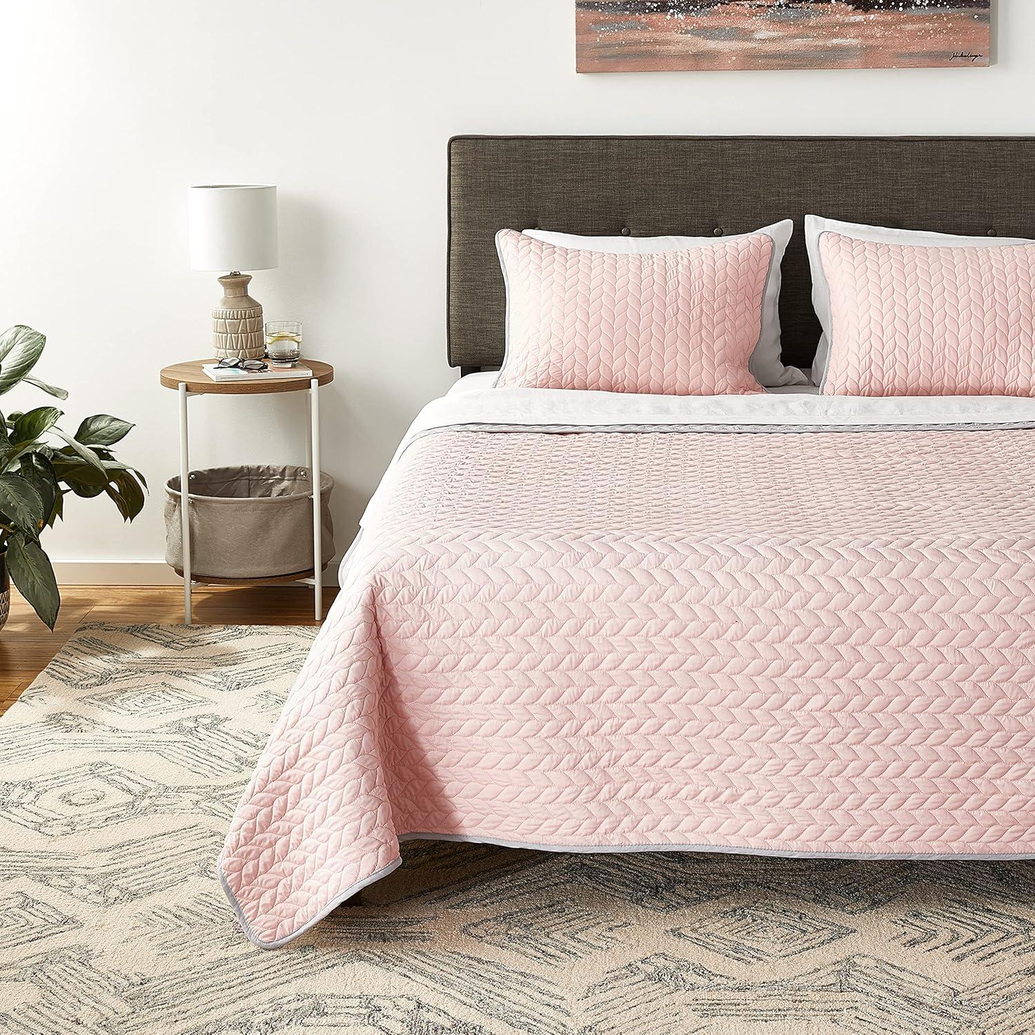 Amrapur Overseas Inc. Modern & Contemporary Coverlet Set