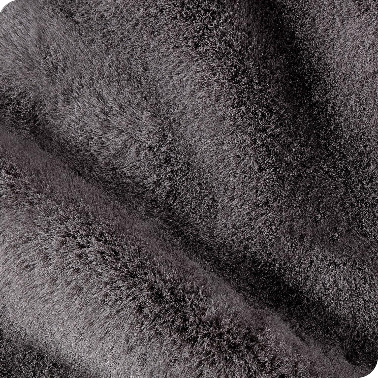 Ultra-Soft Fleece & Faux Fur Dark Gray Throw for All Ages