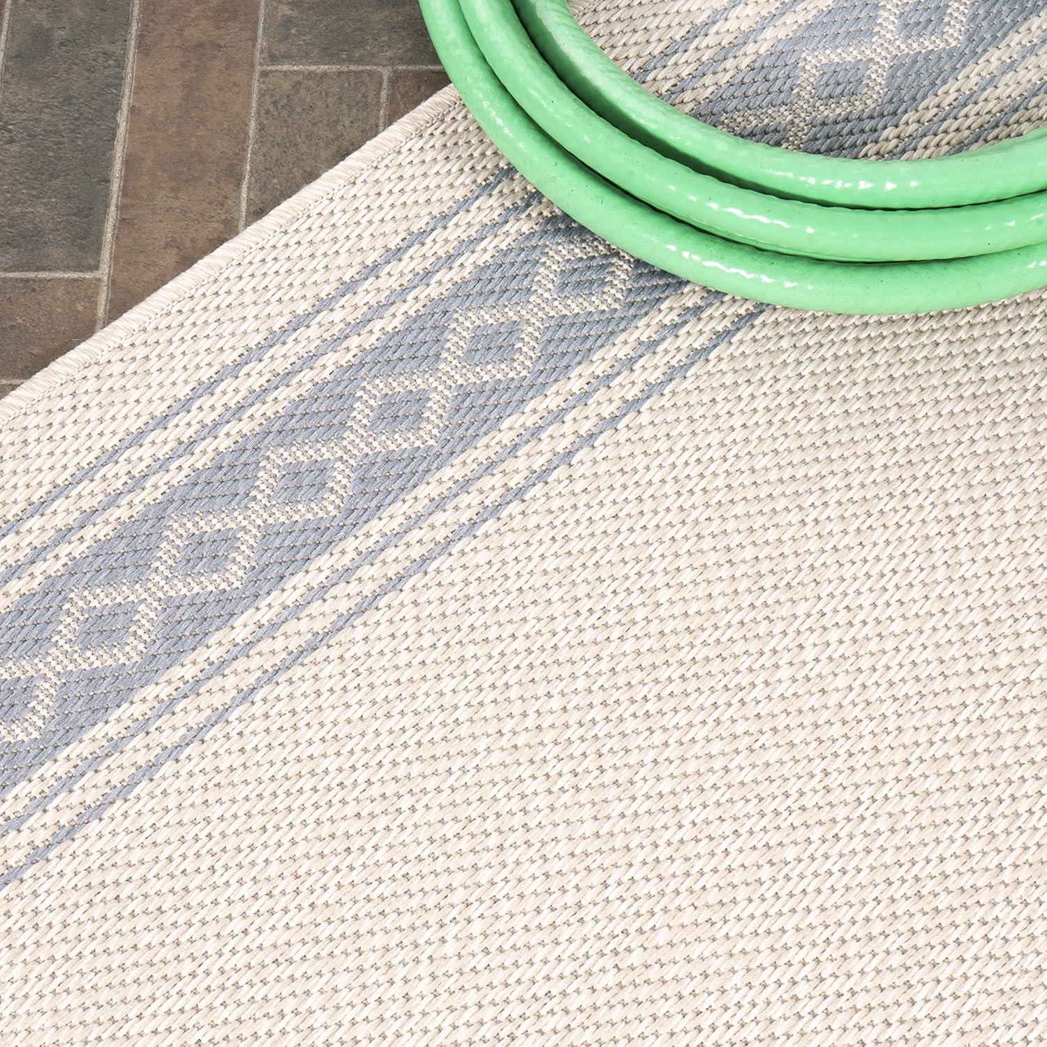 Lucia Classic Diamond Border Indoor/Outdoor Area Rug - JONATHAN Y