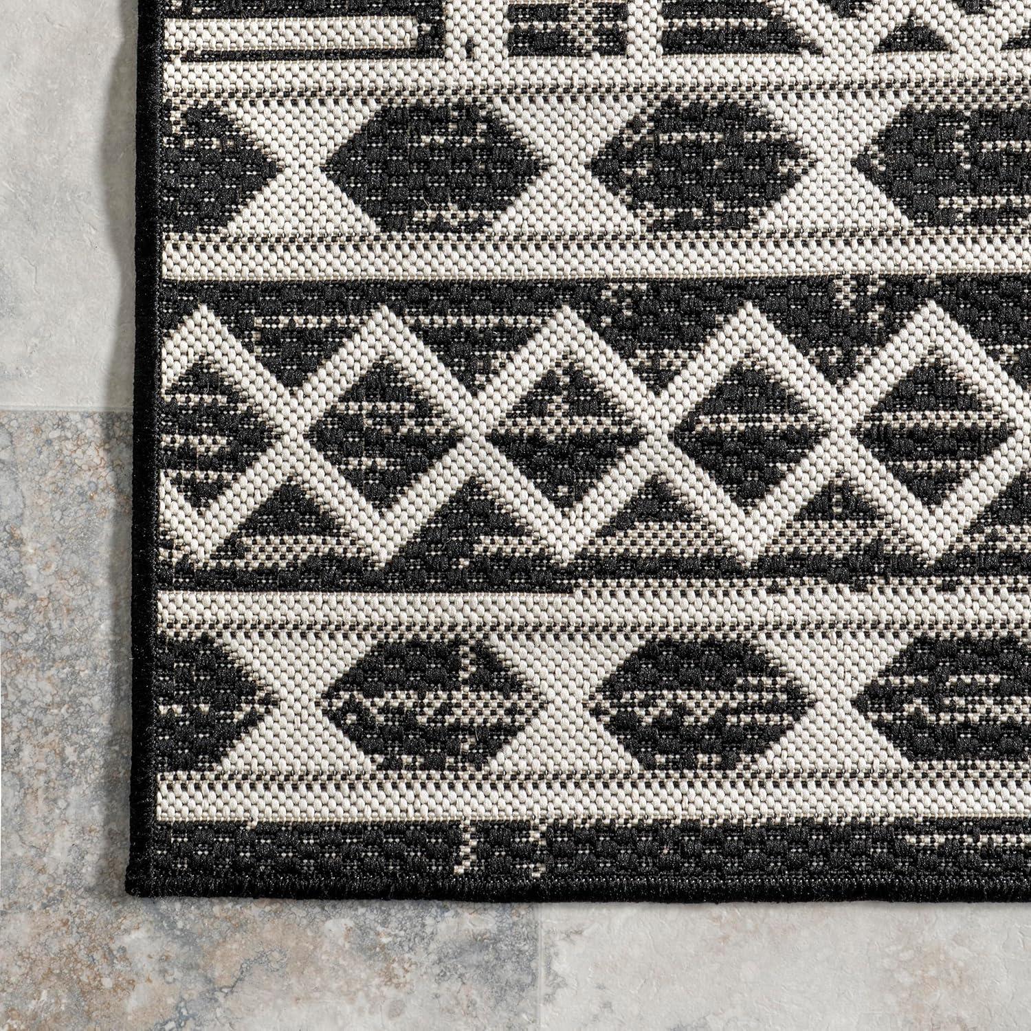 nuLOOM Cari Moroccan Global Indoor and Outdoor Area Rug