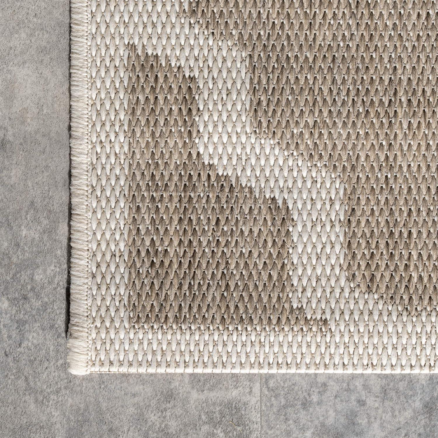 Reversible Taupe Synthetic 4' x 6' Easy Care Area Rug