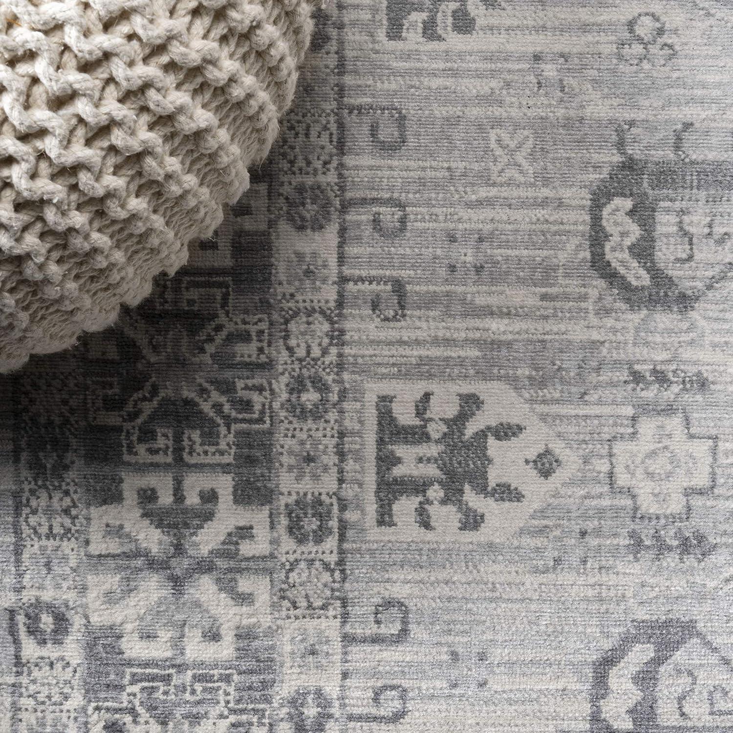 4'x6' Modern Persian Vintage Medallion Area Rug, Light Gray - JONATHAN Y