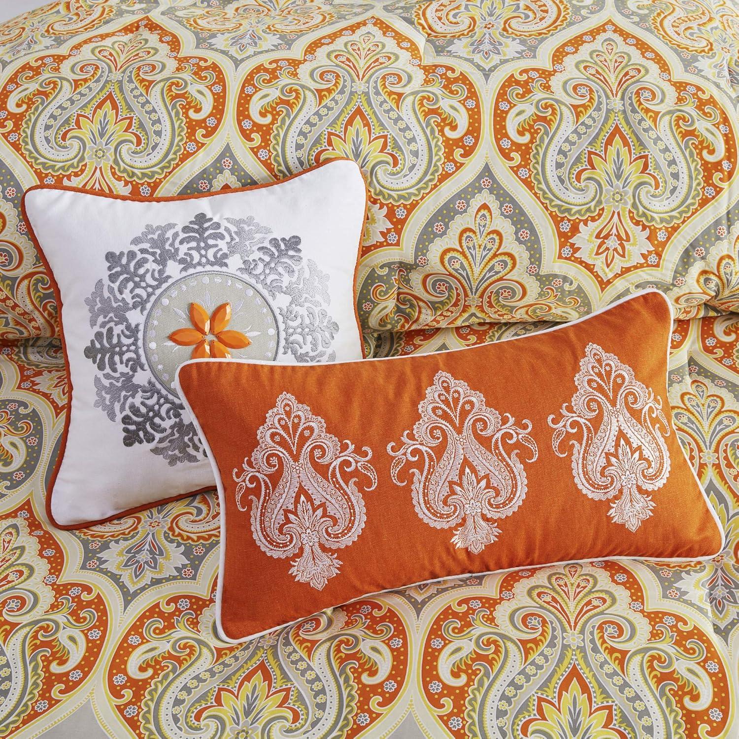 Nisha Comforter Set