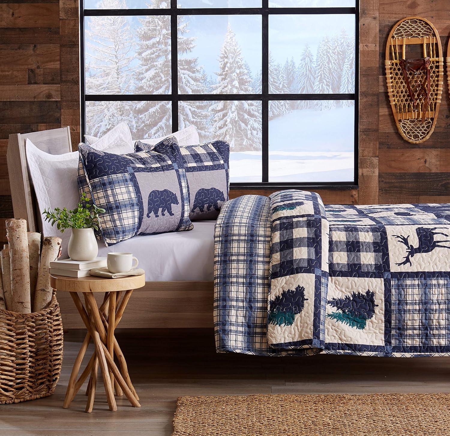 Great Bay Home Rustic Lodge All-Season Reversible Quilt Set With Shams (Full / Queen, Navy / Grey)