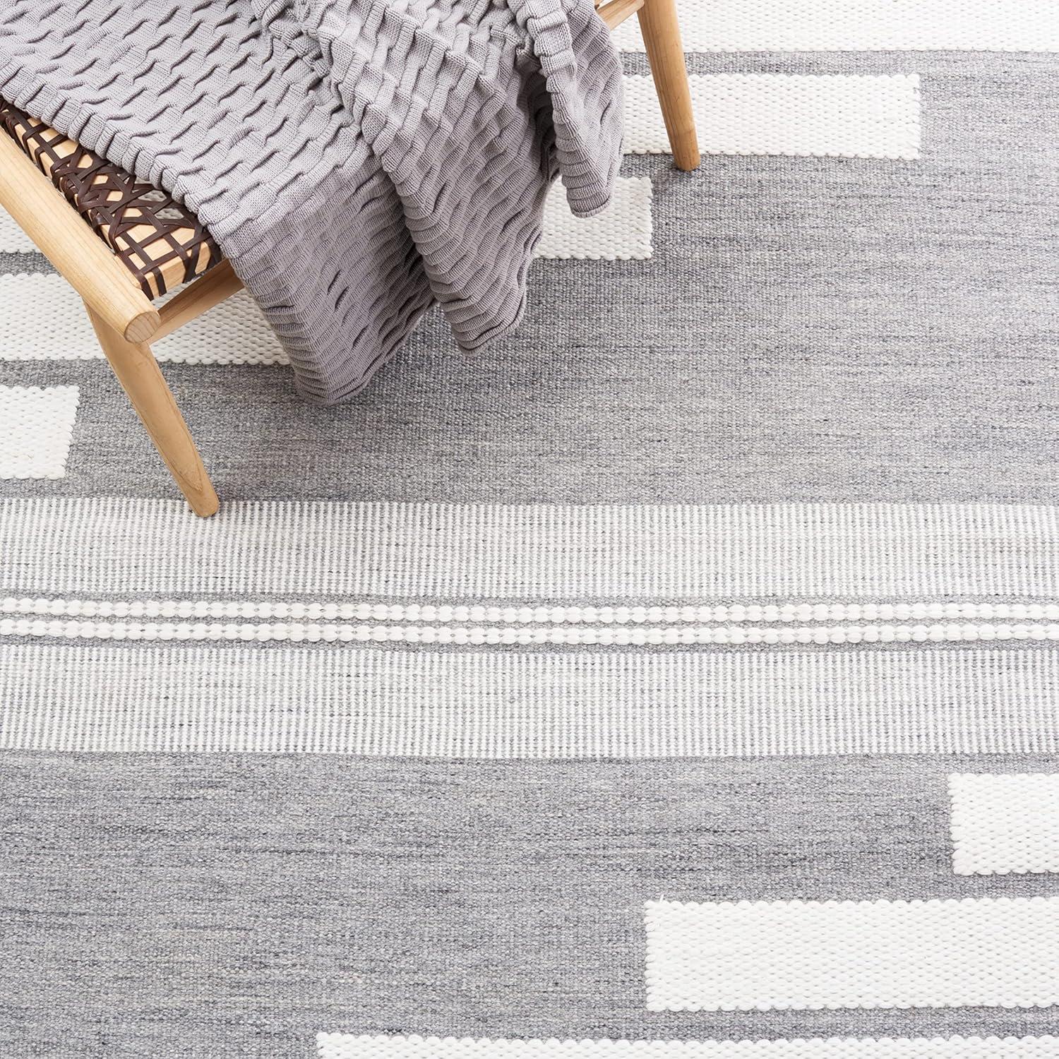 Safavieh Kilim Hand Woven Performance Striped Rug