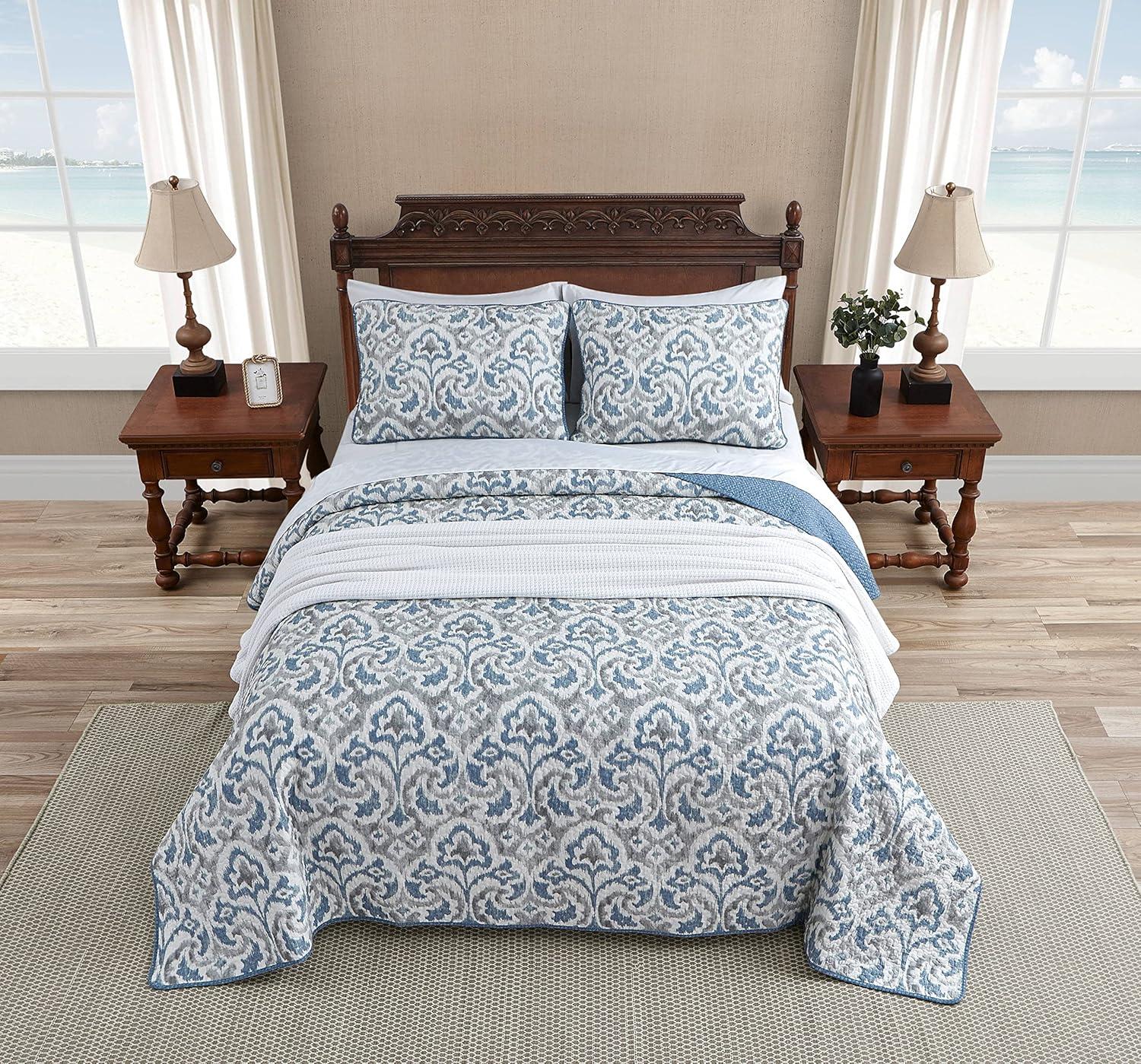 Cape Verde Reversible Quilt Set