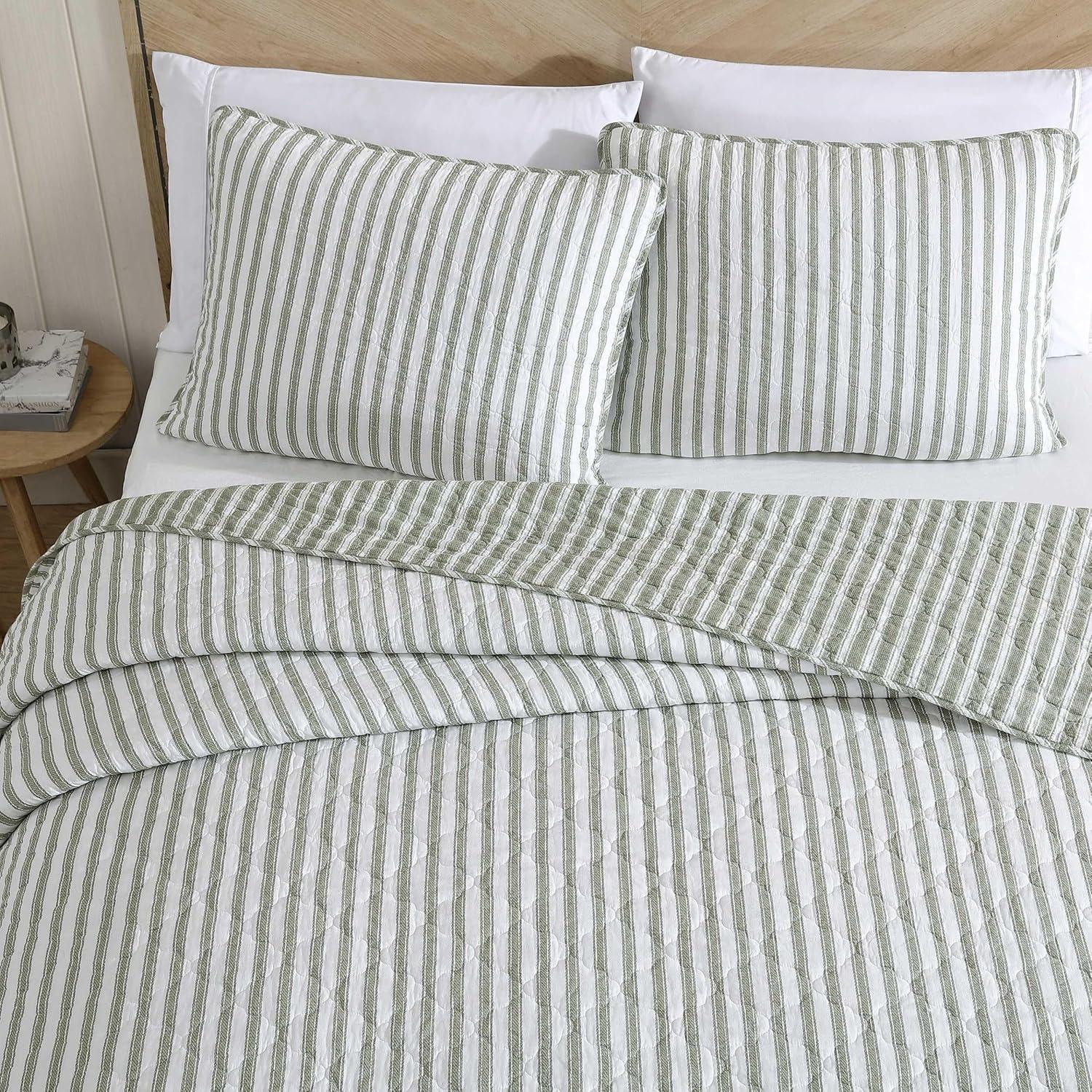 Ivory and Sage Twin Reversible Cotton Quilt Set