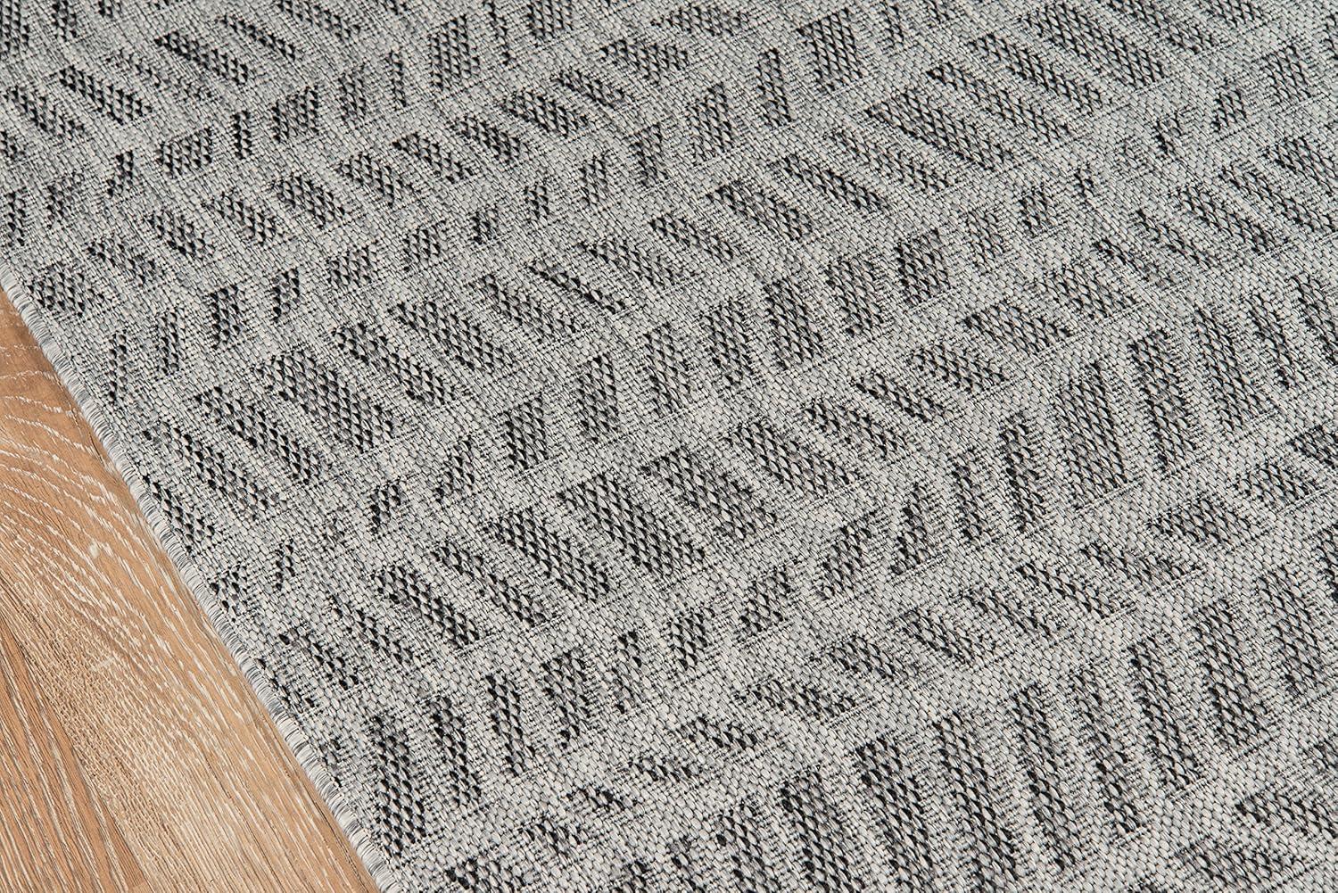 Novogratz Emilia Machine Made Indoor/Outdoor Rug