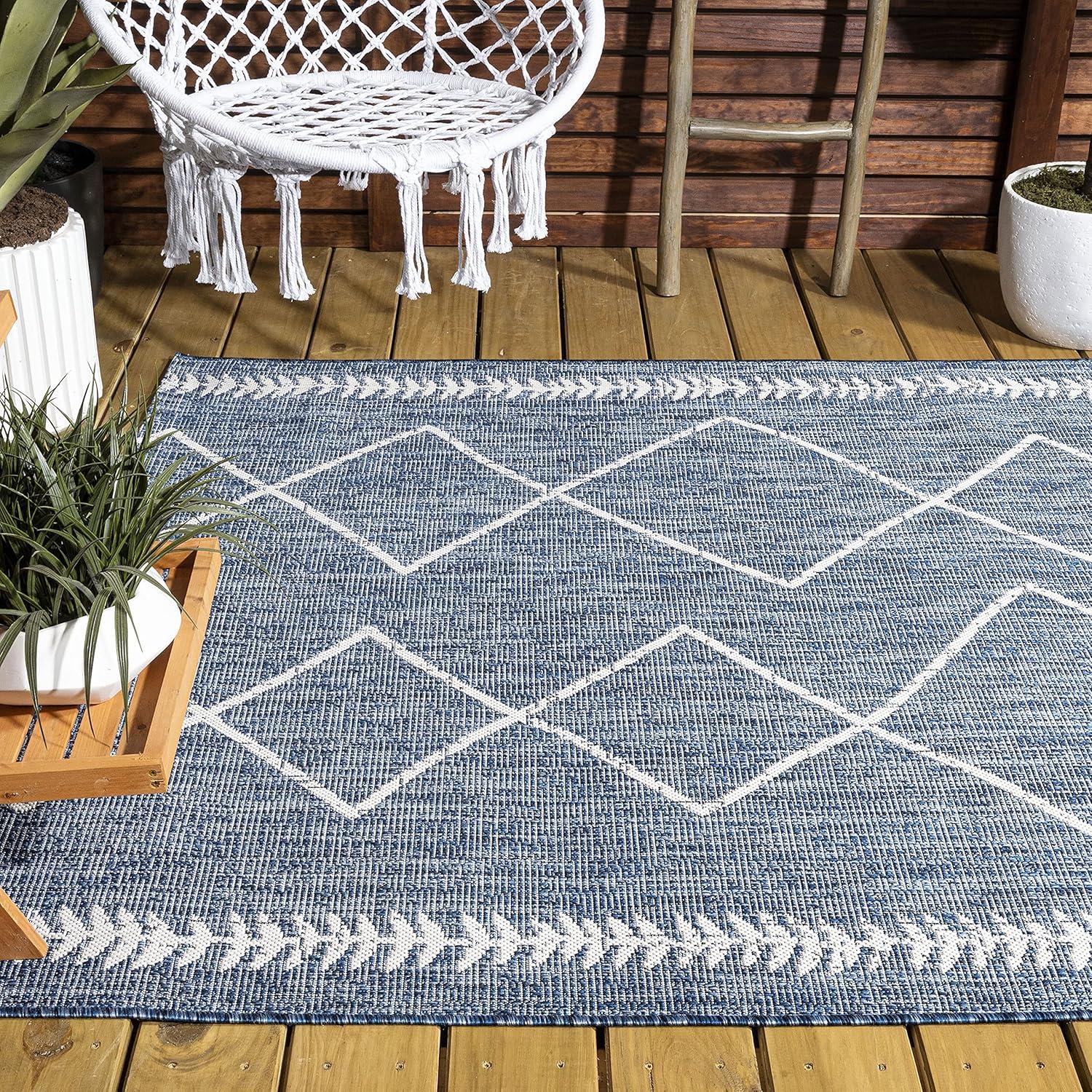 Derya Diamond Trellis Indoor/Outdoor Area Rug - JONATHAN Y