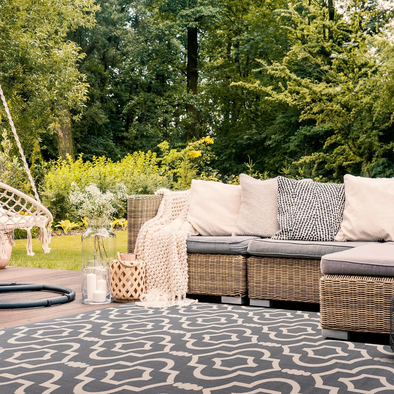 Safavieh Courtyard Alexa Geometric Indoor/Outdoor Area Rug, 9' x 12', Anthracite/Beige
