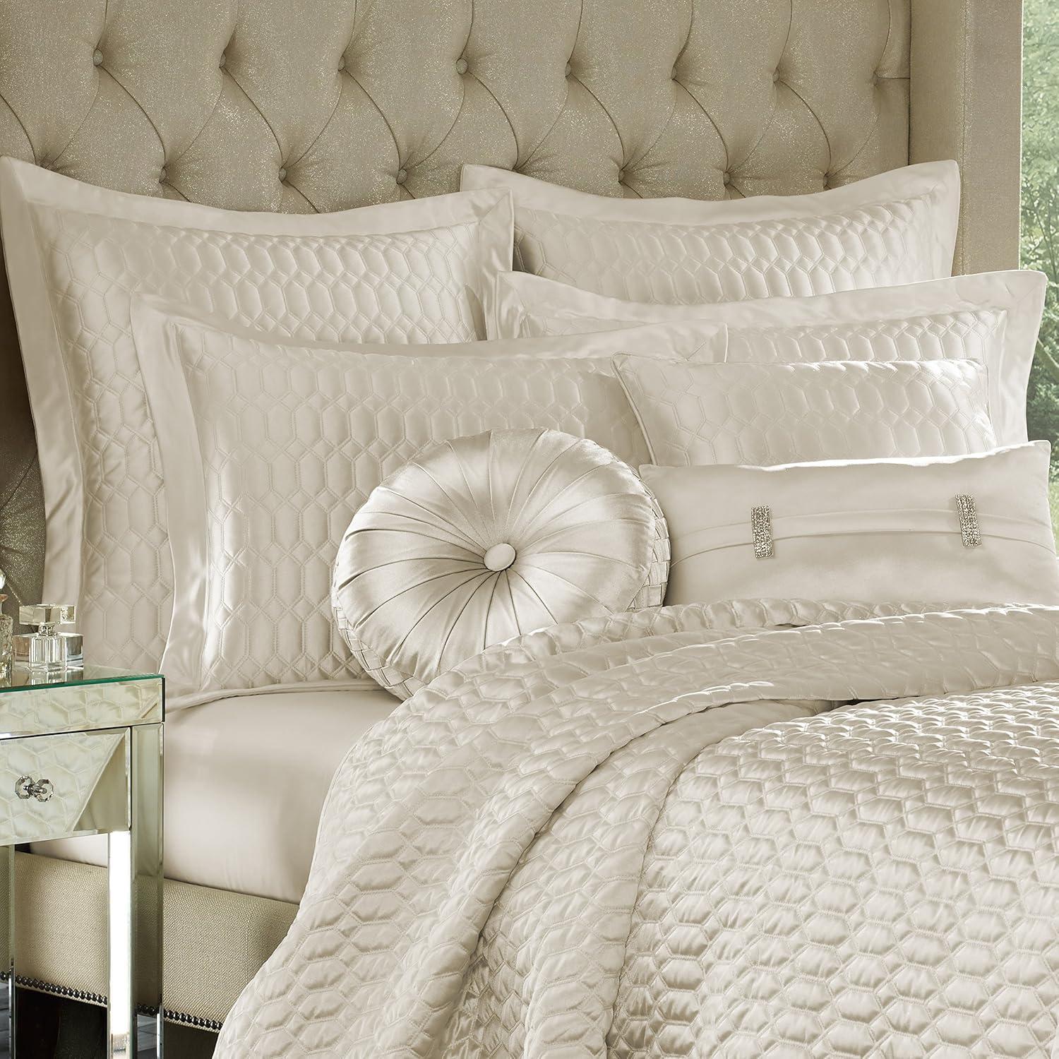 Five Queens Court S Modern Geometric Off White Polyester Coverlet, King