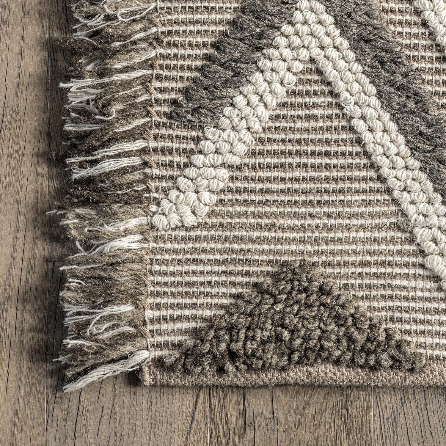 Nuloom Dylan Geometric 5x8 Wool Shag Indoor Area Rug for Living Room Bedroom Dining Room Nursery Kitchen, Beige/Ivory