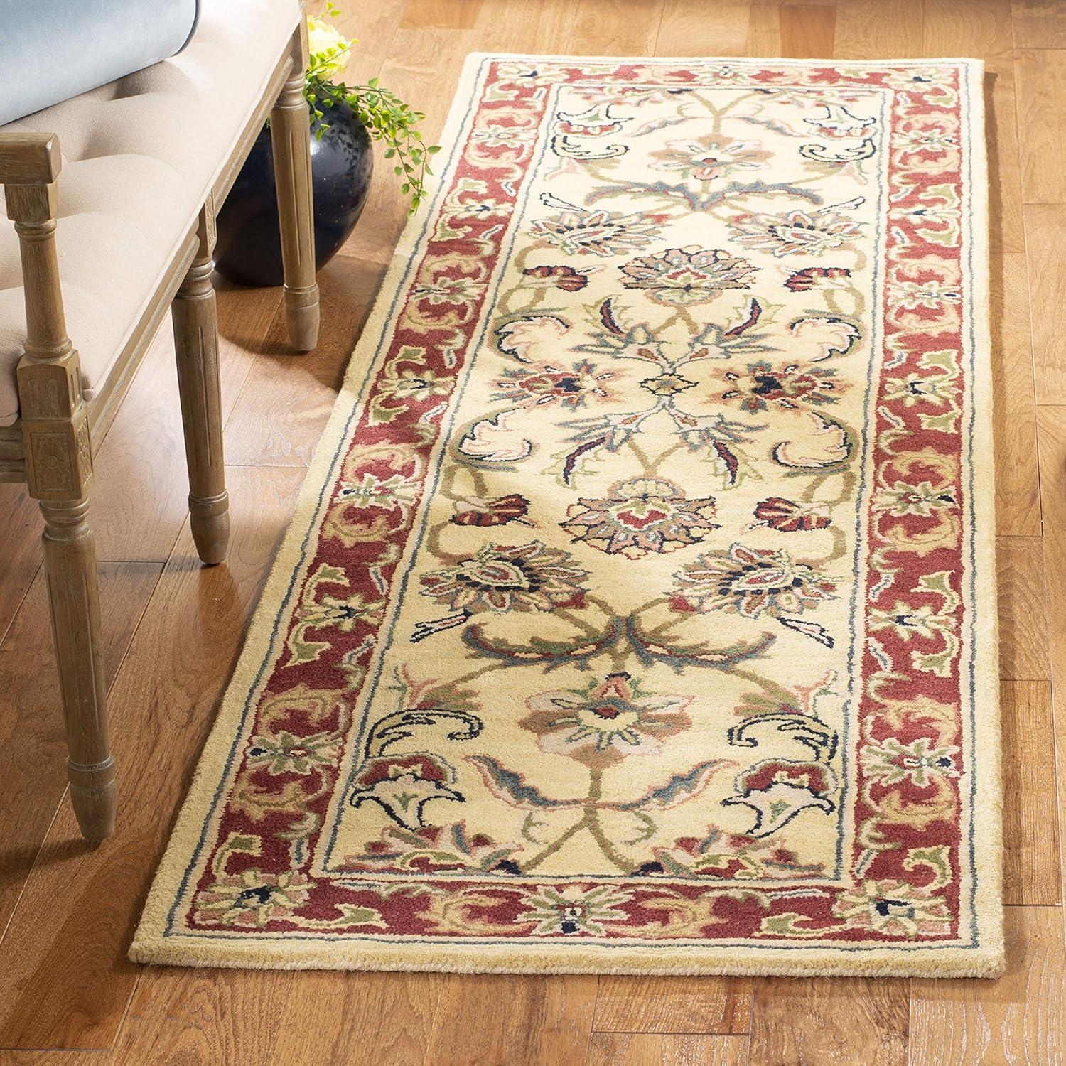 SAFAVIEH Classic Nicholas Oriental Wool Area Rug, Gold/Red, 4' x 6'